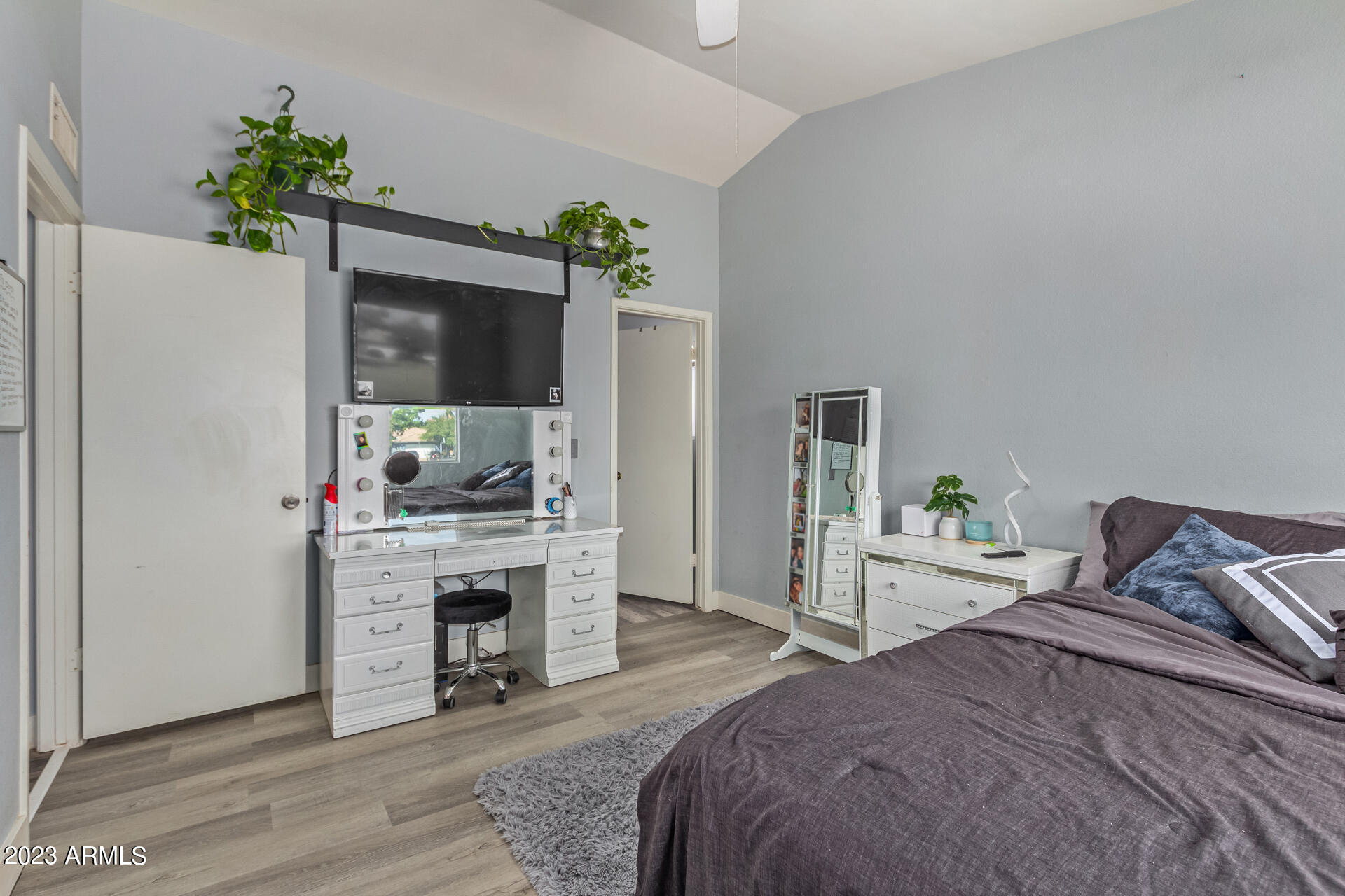 7350 W COOLIDGE Street W