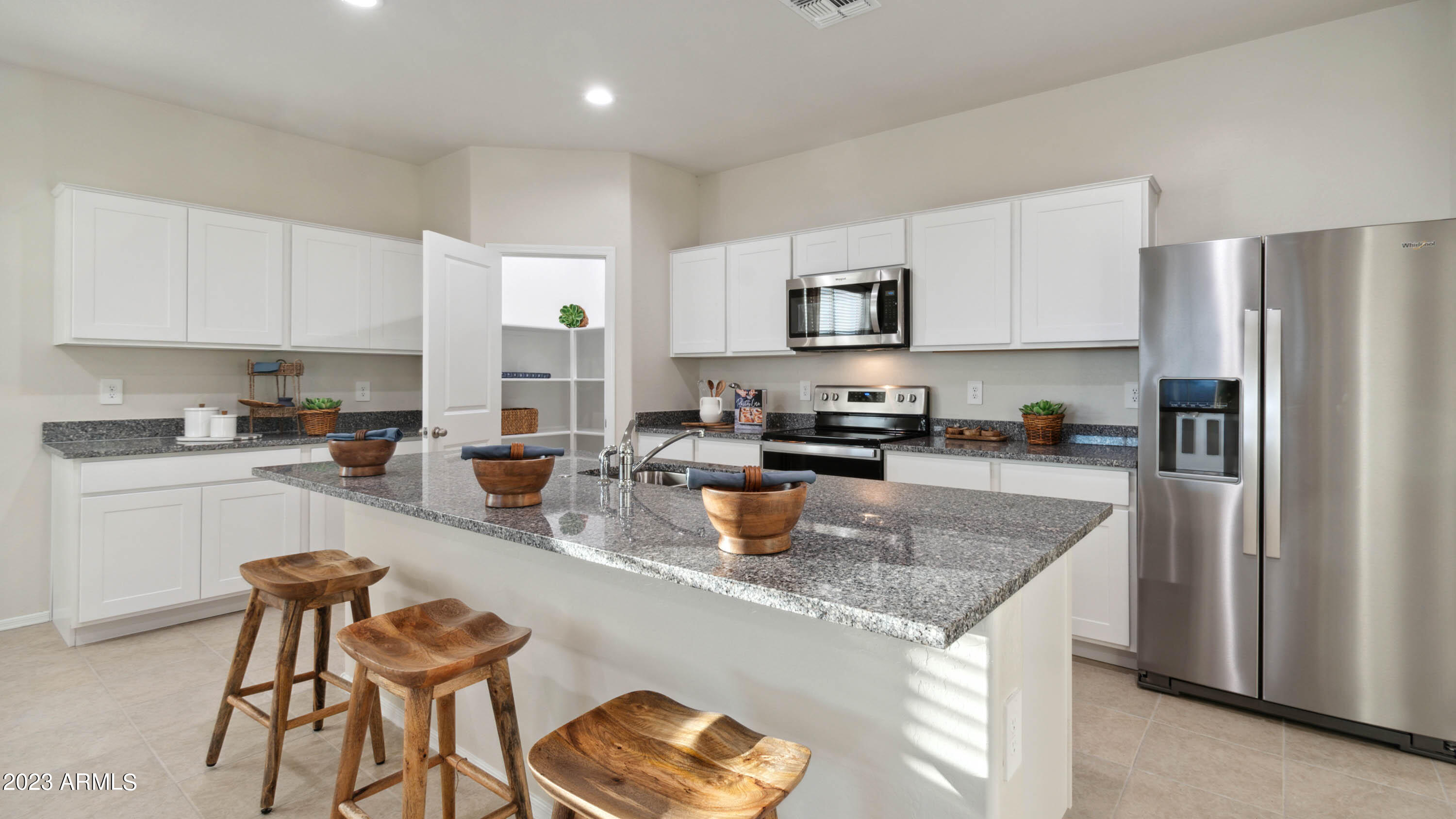 41110 W SUNLAND Drive