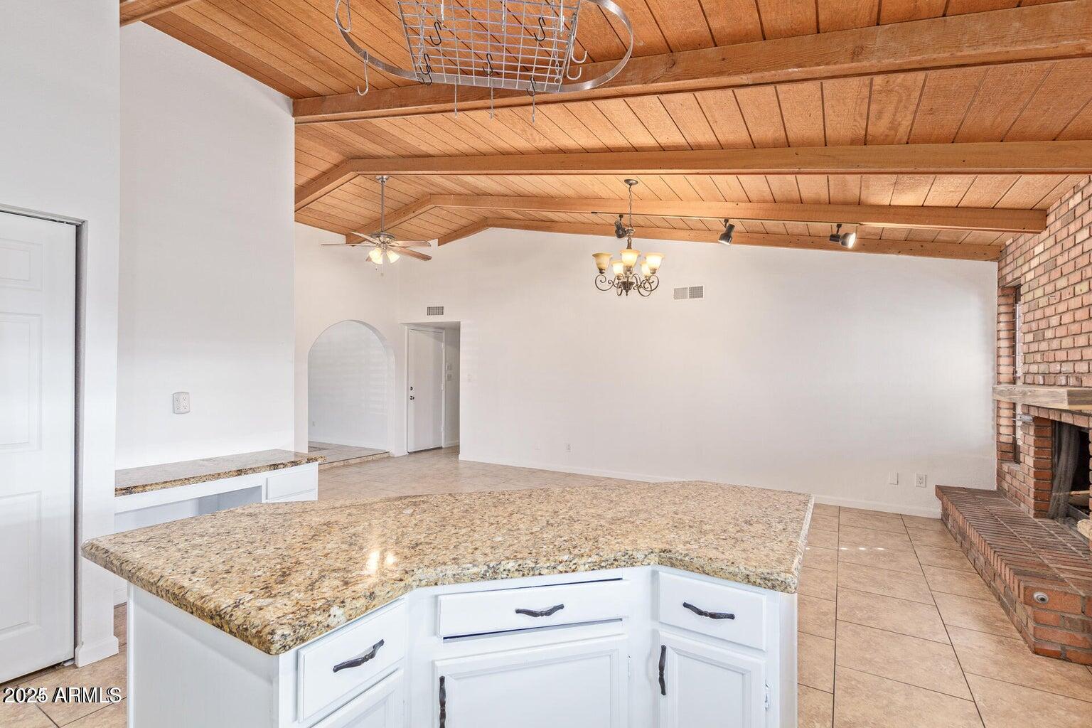 1316 N SPRING Circle