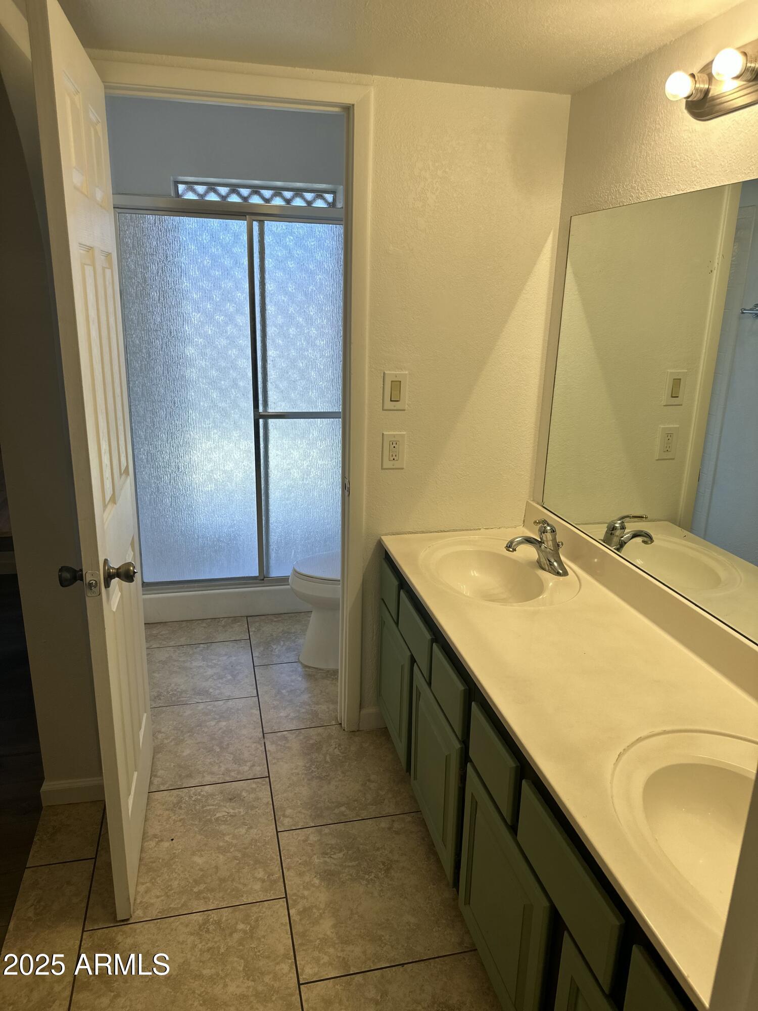 1316 N SPRING Circle