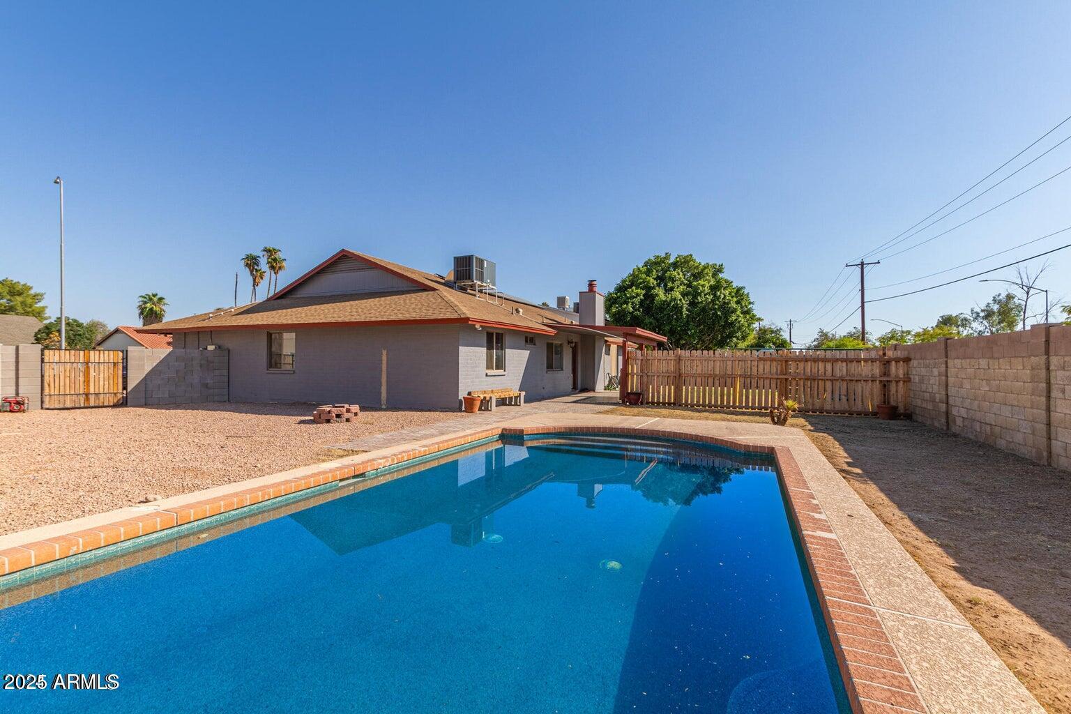 1316 N SPRING Circle