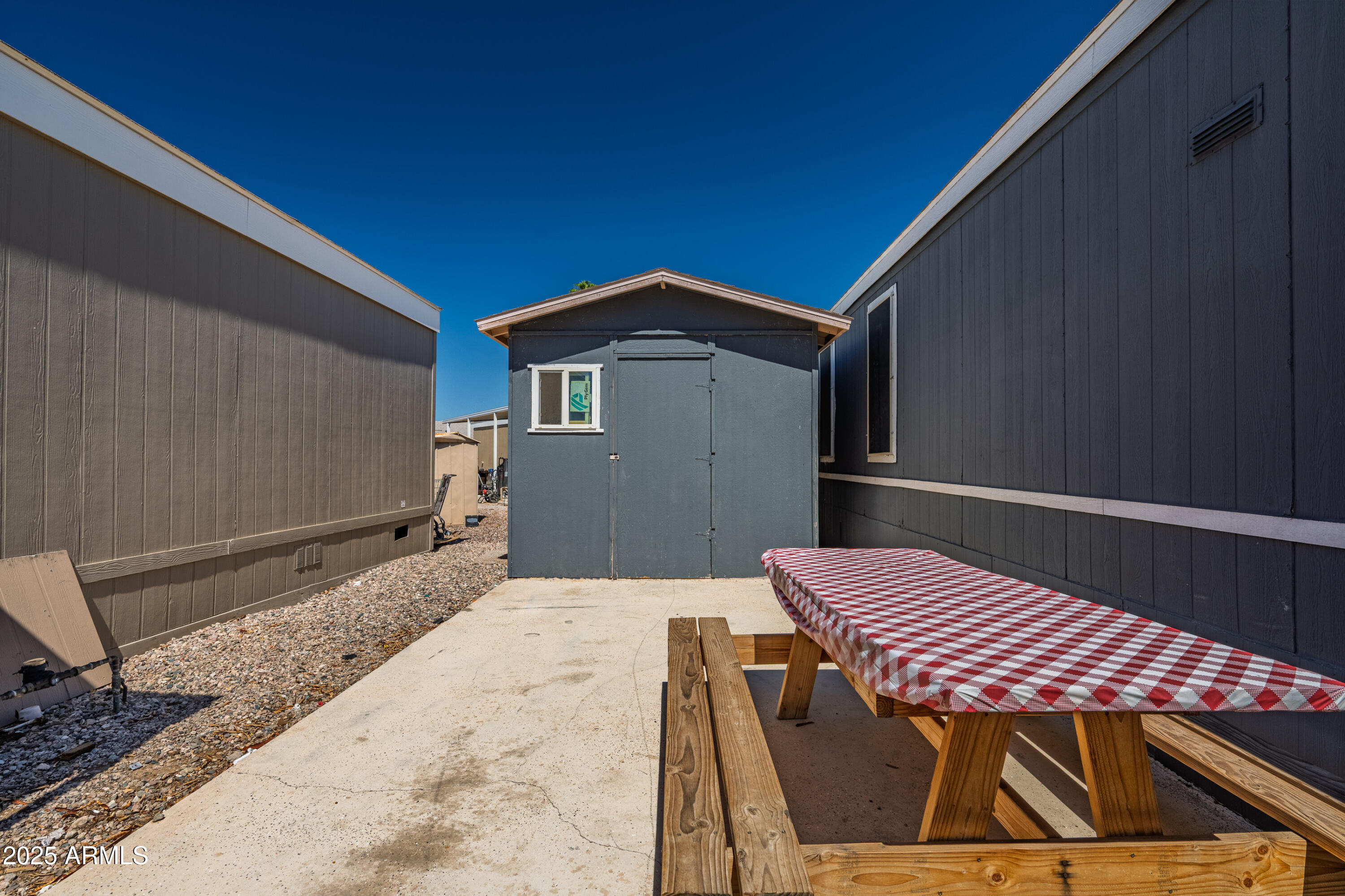 1650 S Arizona Avenue, 80