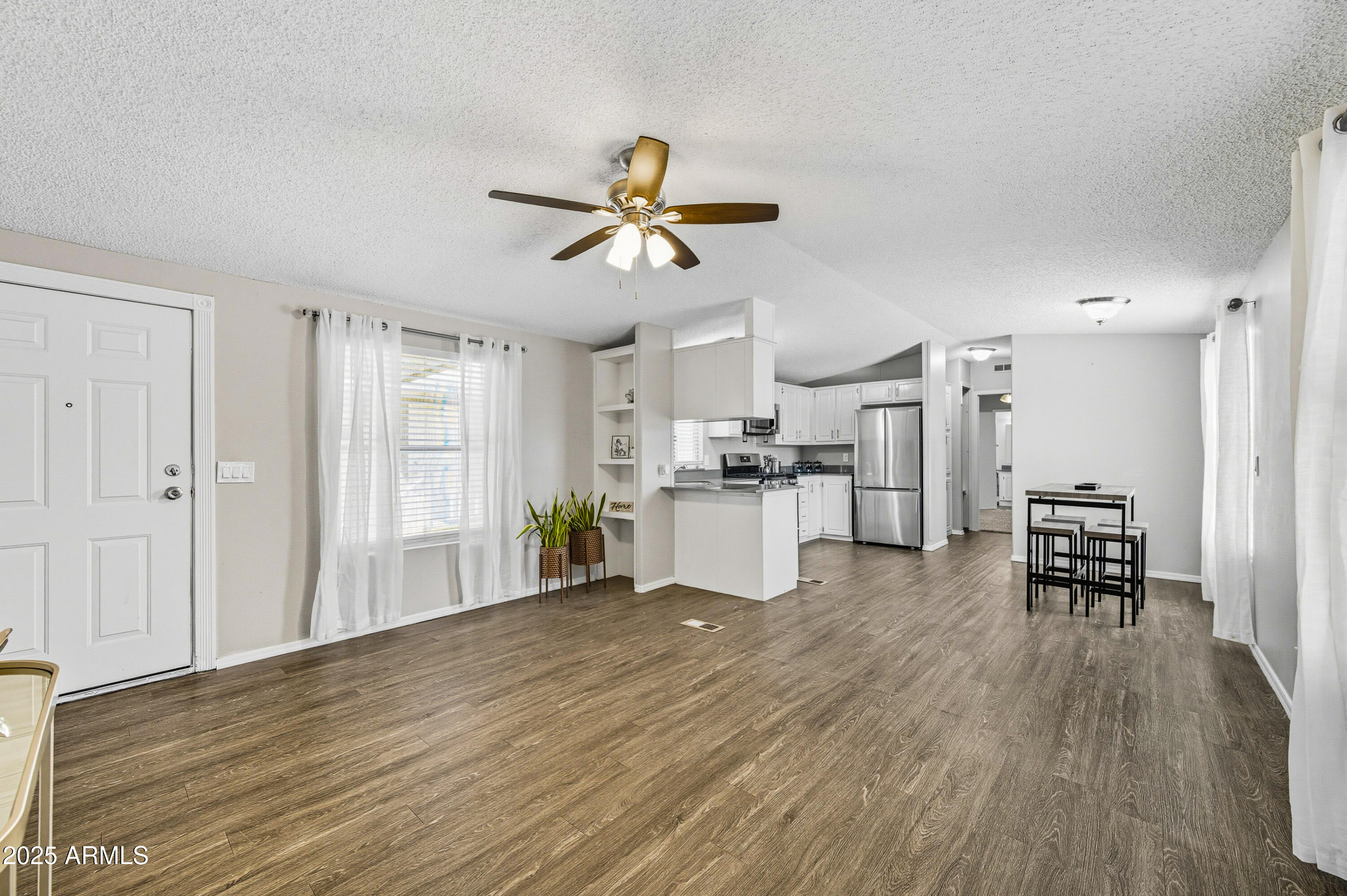 1650 S Arizona Avenue, 80