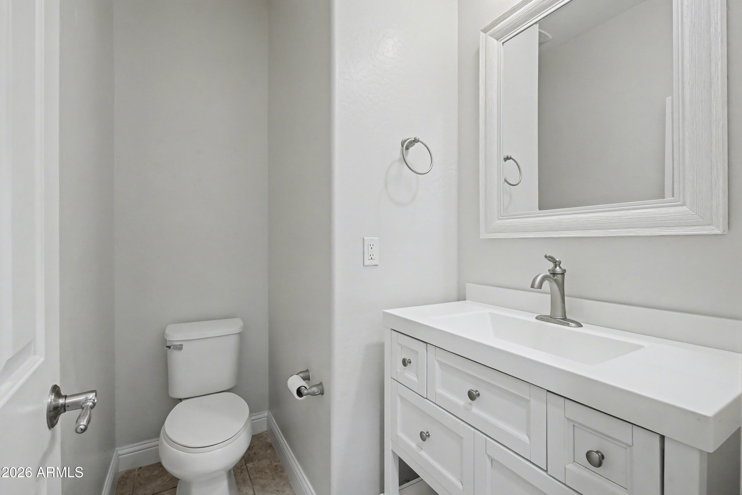 17537 W LILAC Street