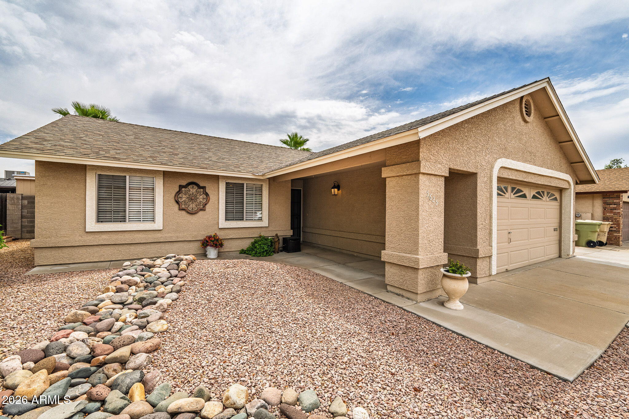 5625 W SUNNYSIDE Drive