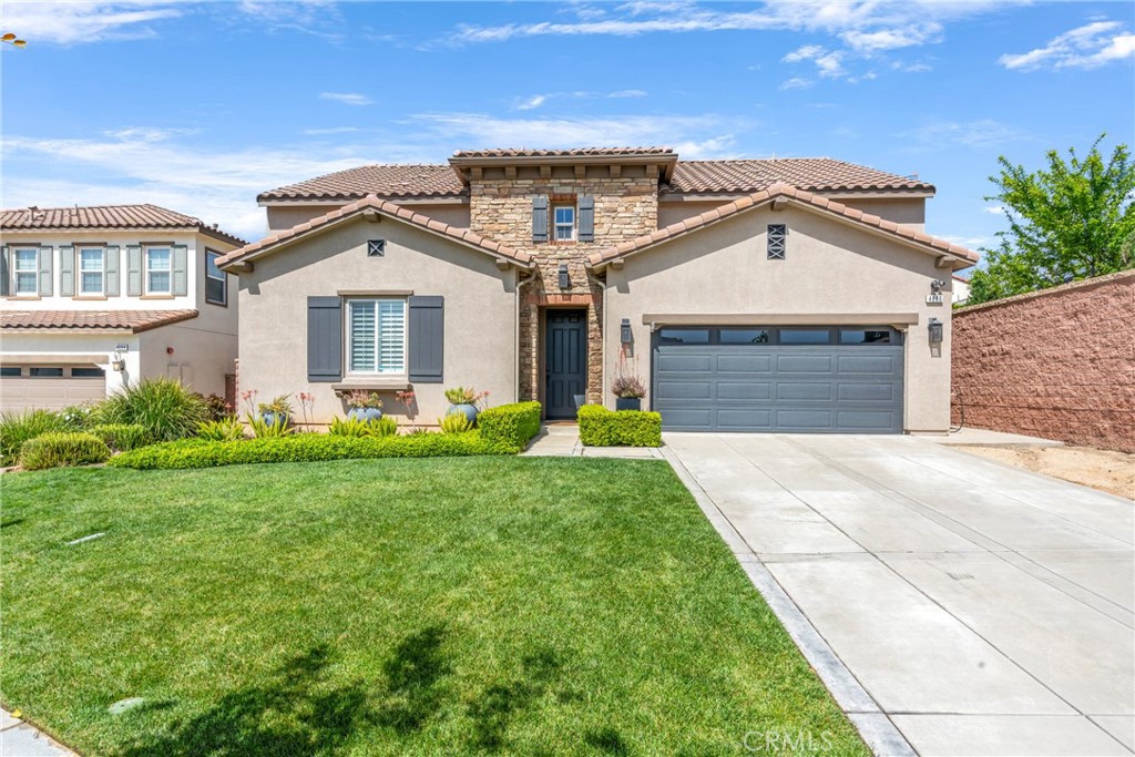 4886 Cloudcrest Way