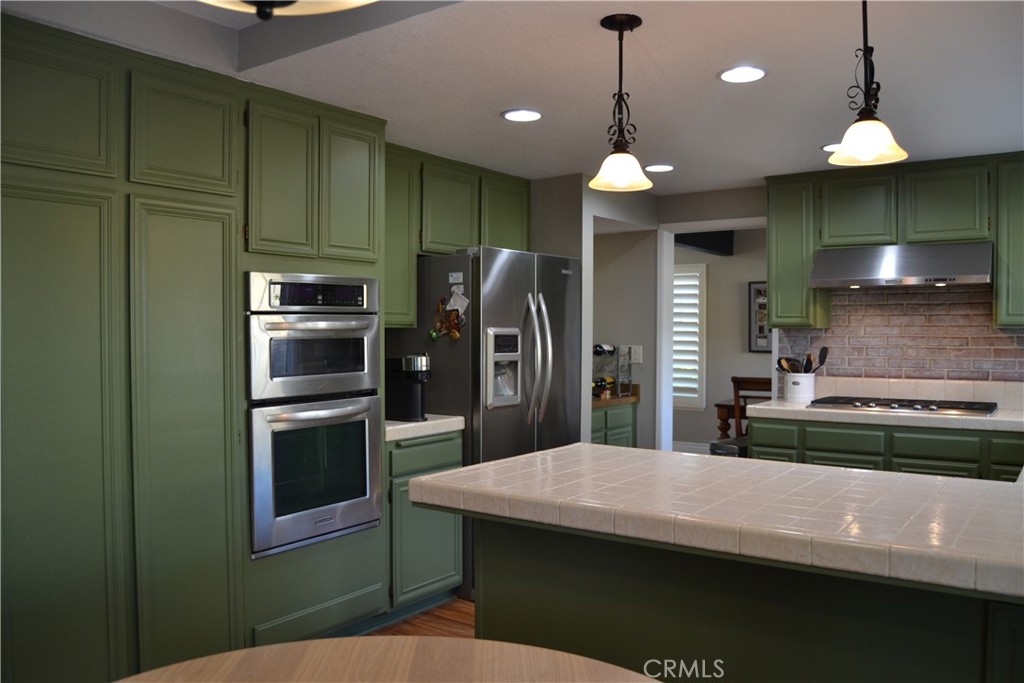 24331 Peacock Street