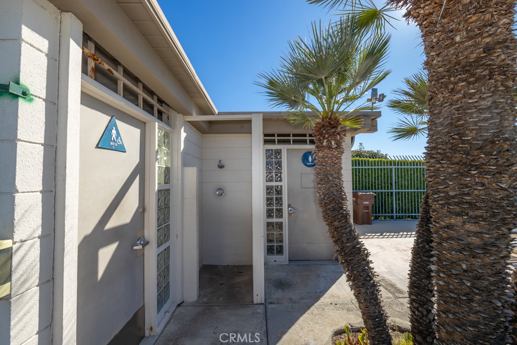 806 Calle Pluma