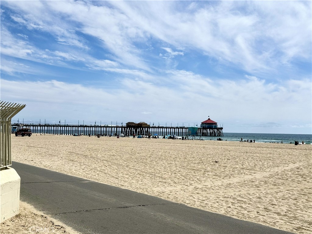711 Pacific Coast 106