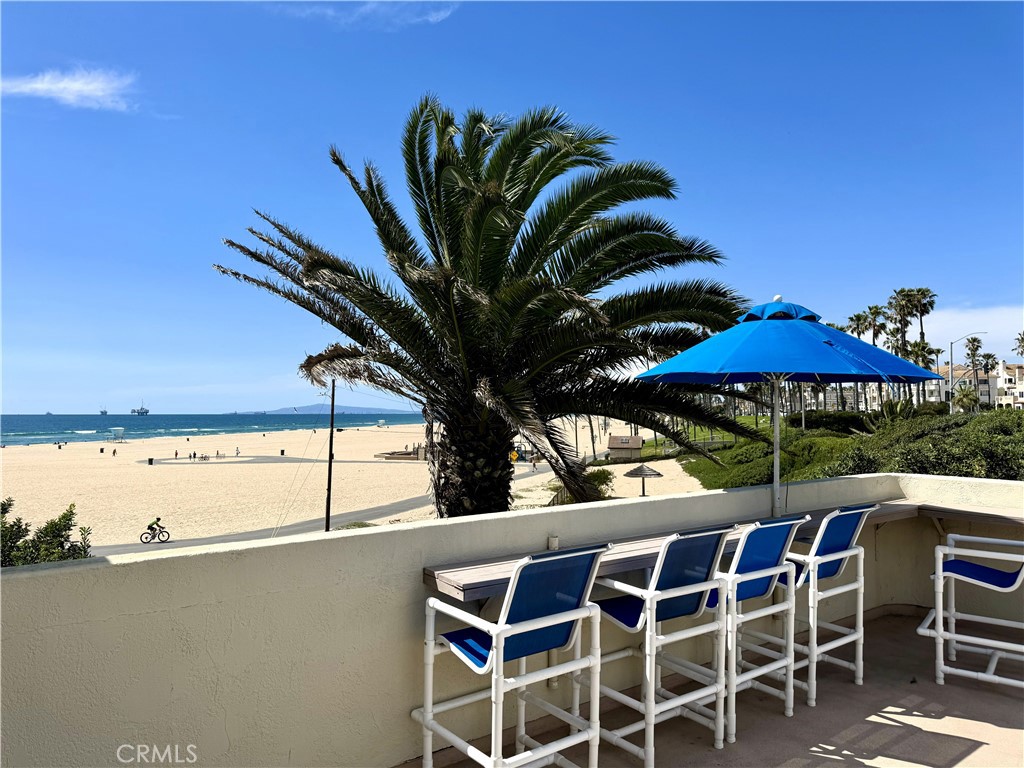 711 Pacific Coast 106