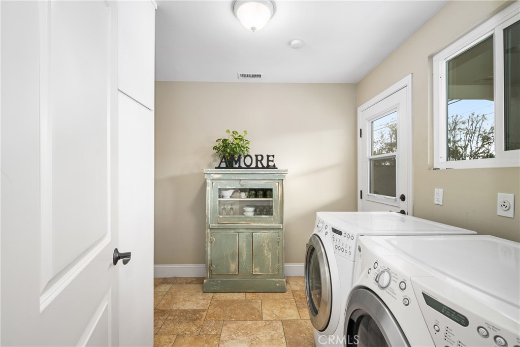 1672 Tiffany Place
