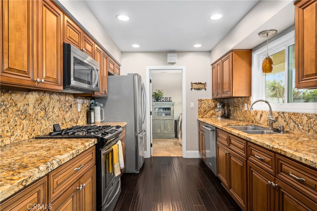 1672 Tiffany Place