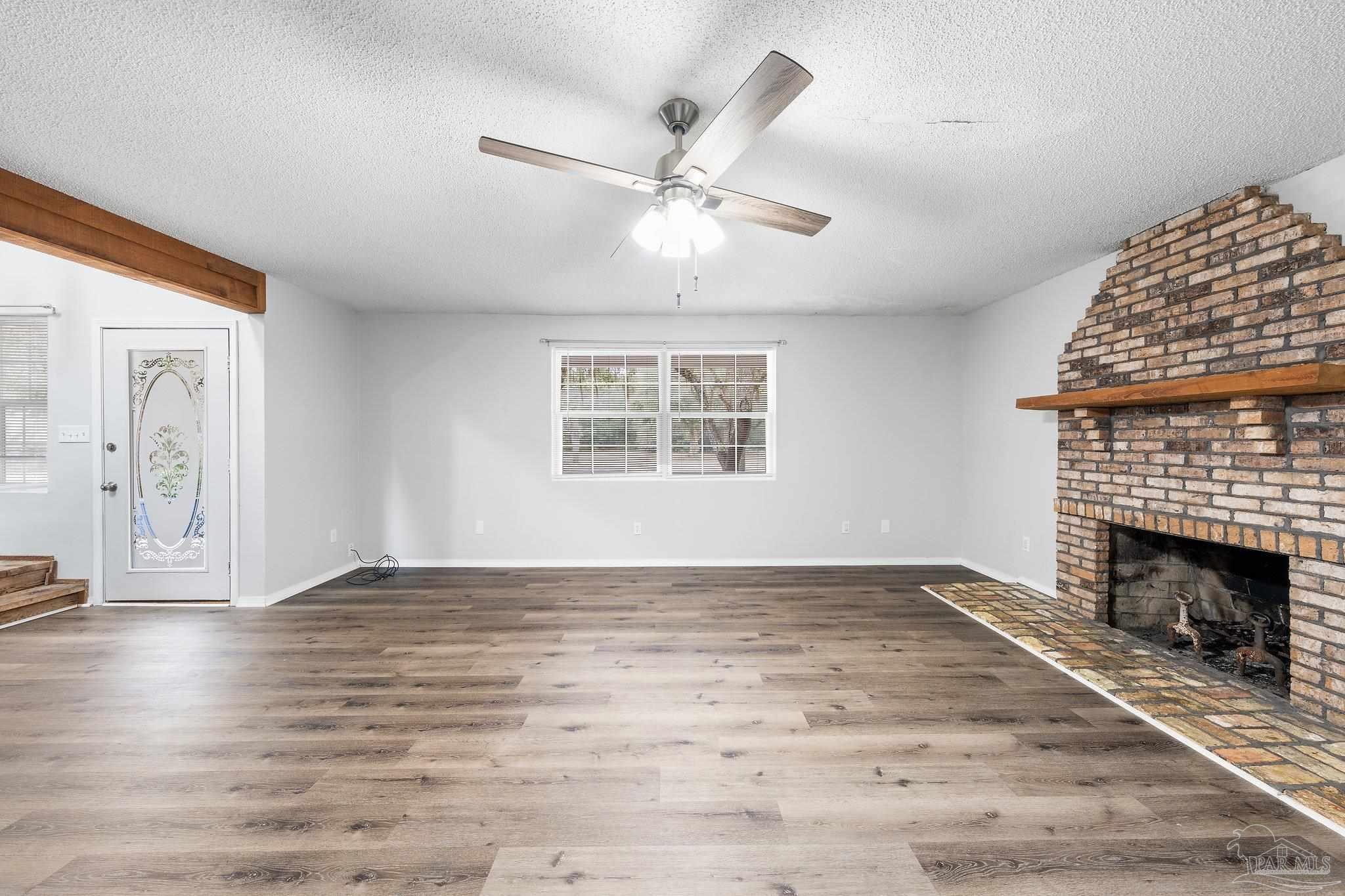 3140 Oakview Dr