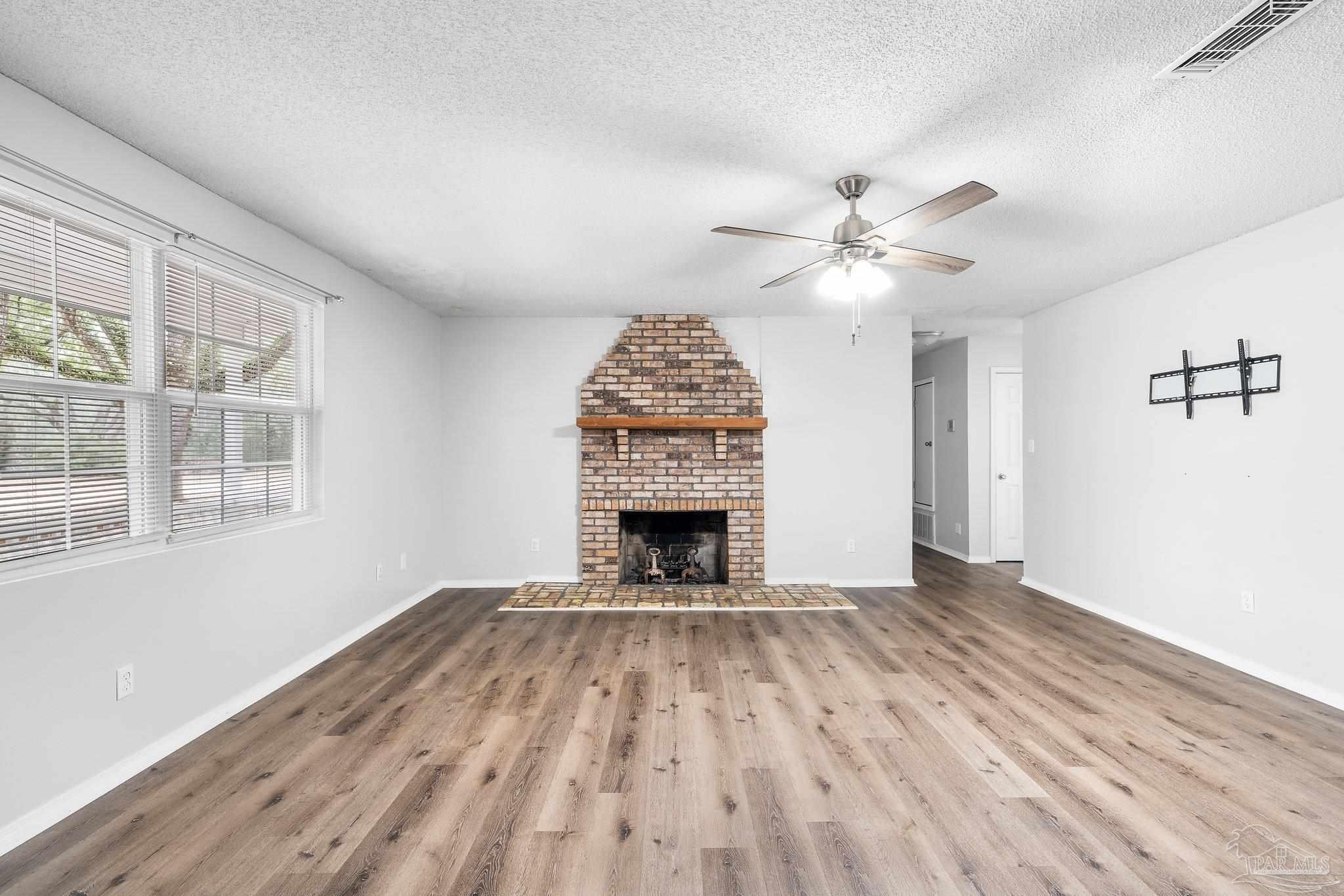 3140 Oakview Dr