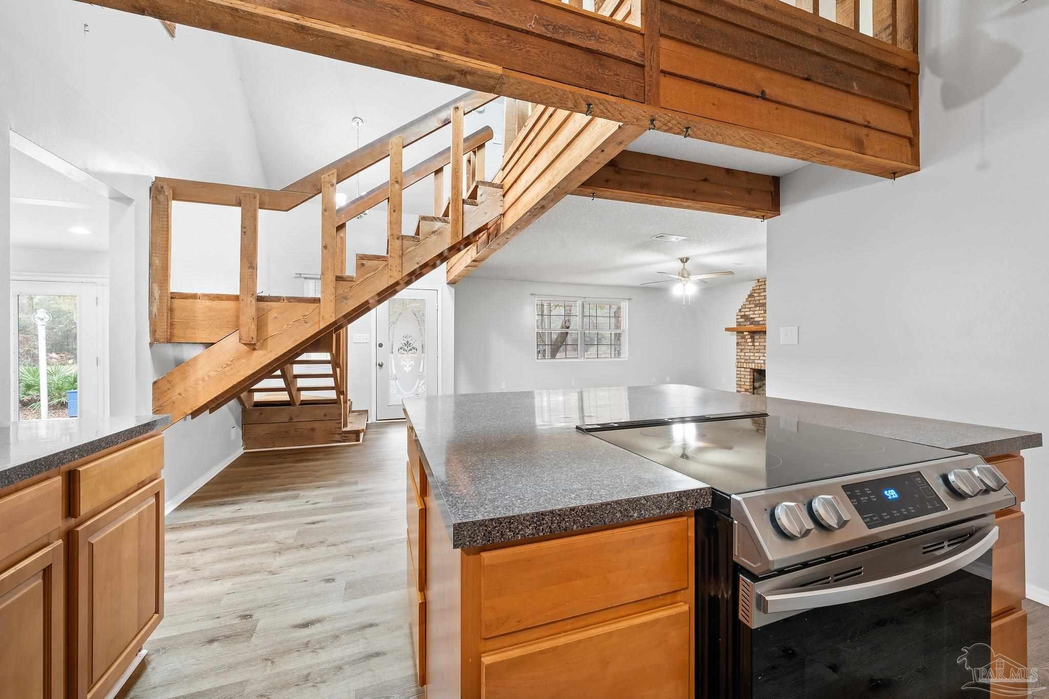 3140 Oakview Dr