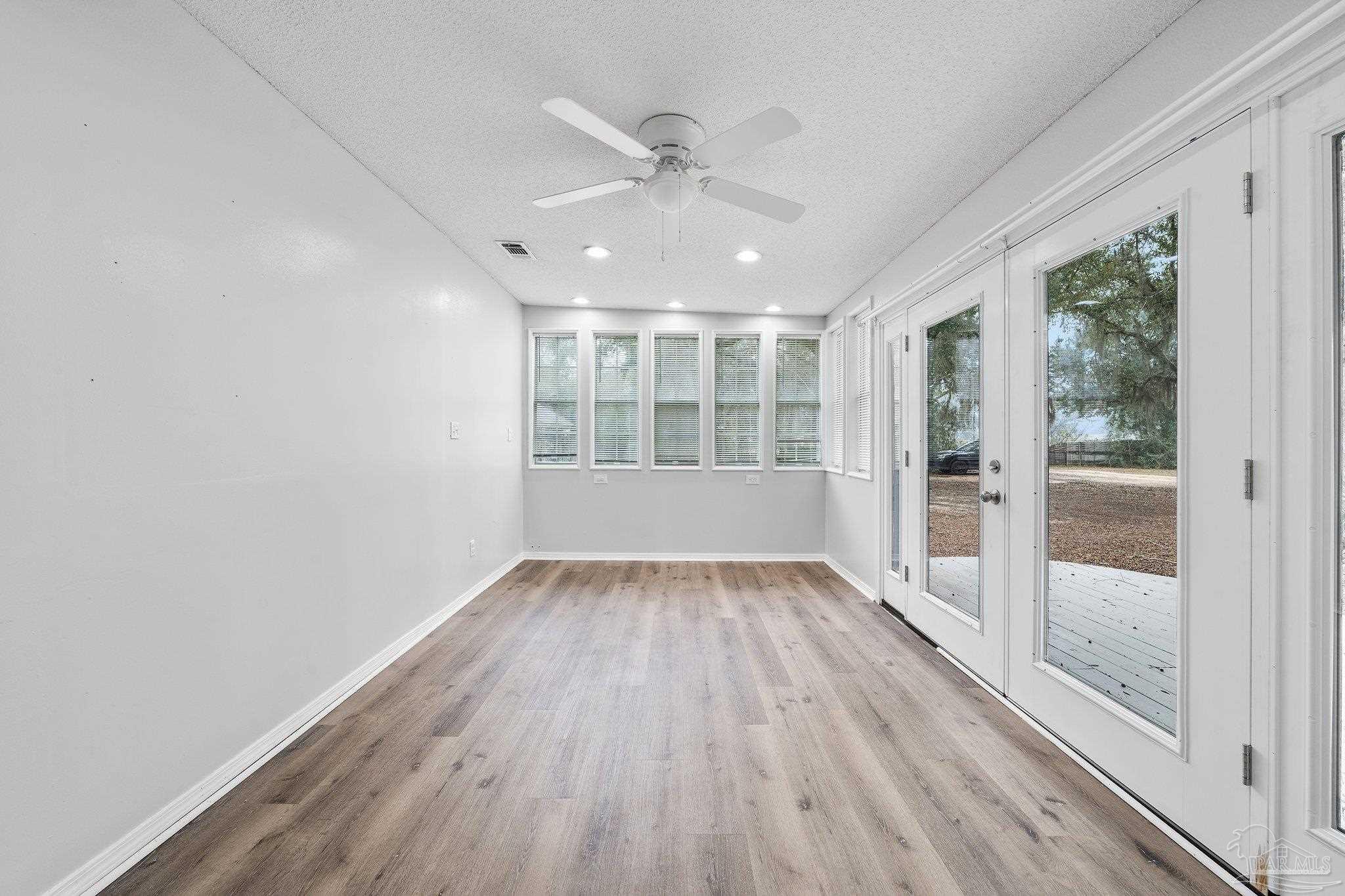 3140 Oakview Dr