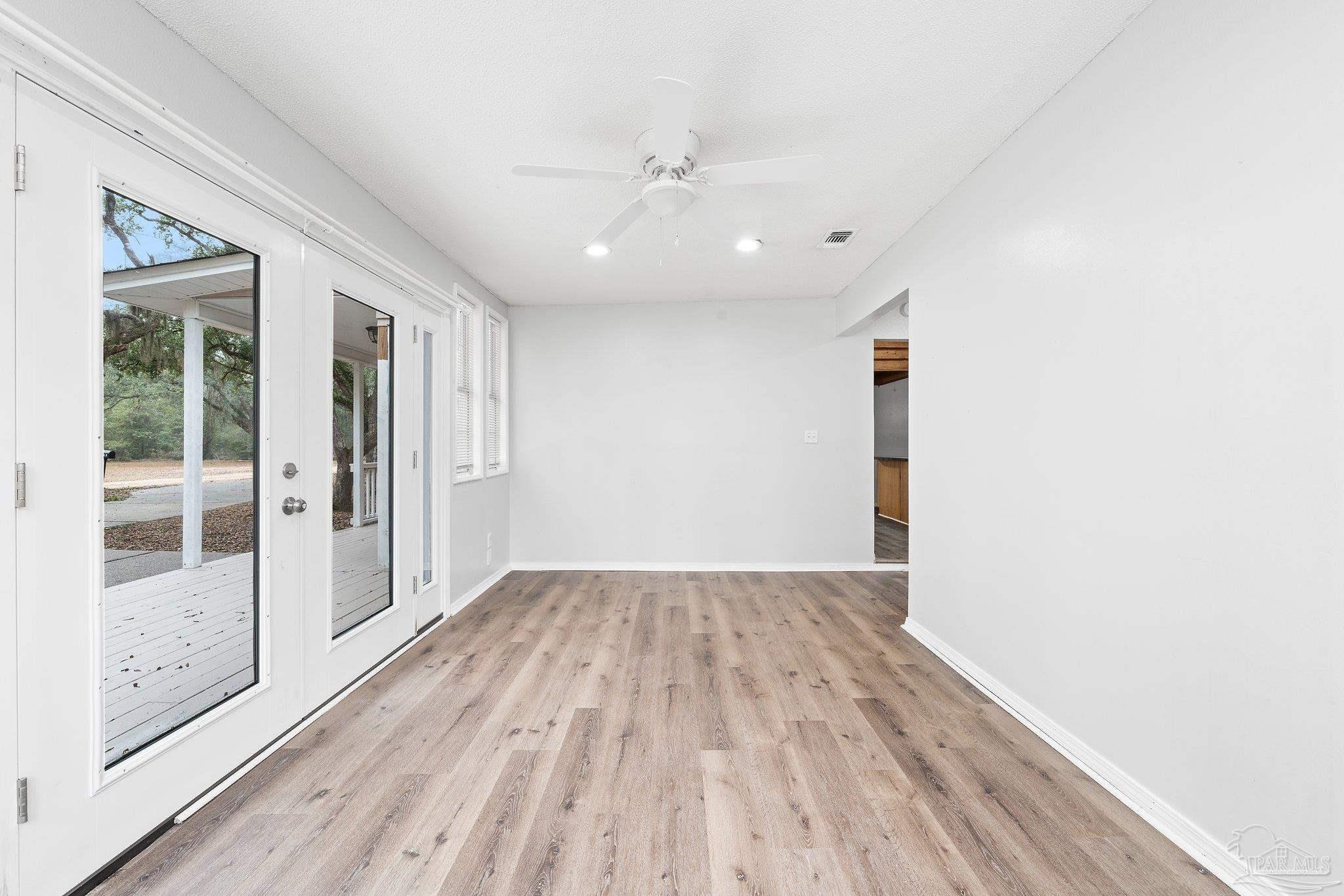 3140 Oakview Dr