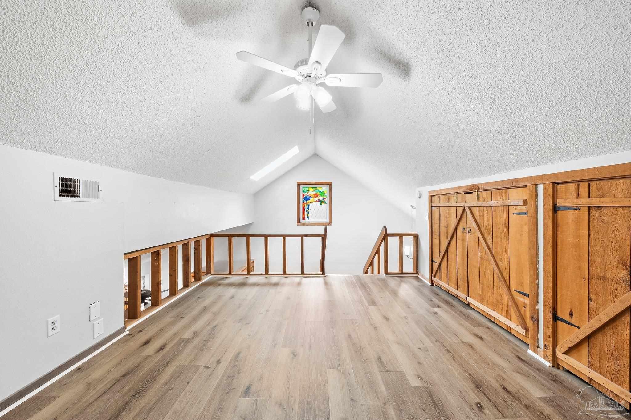 3140 Oakview Dr