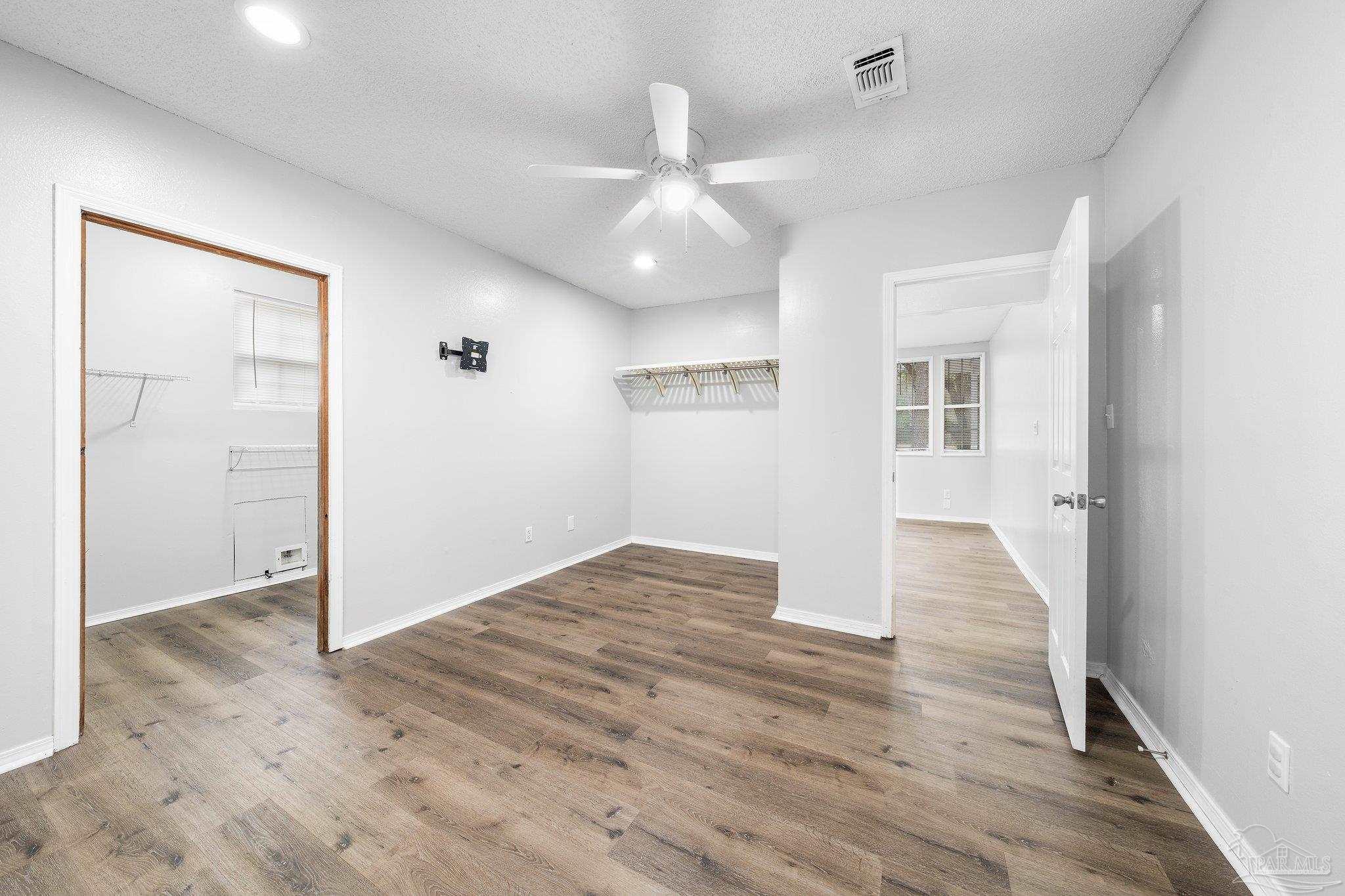 3140 Oakview Dr