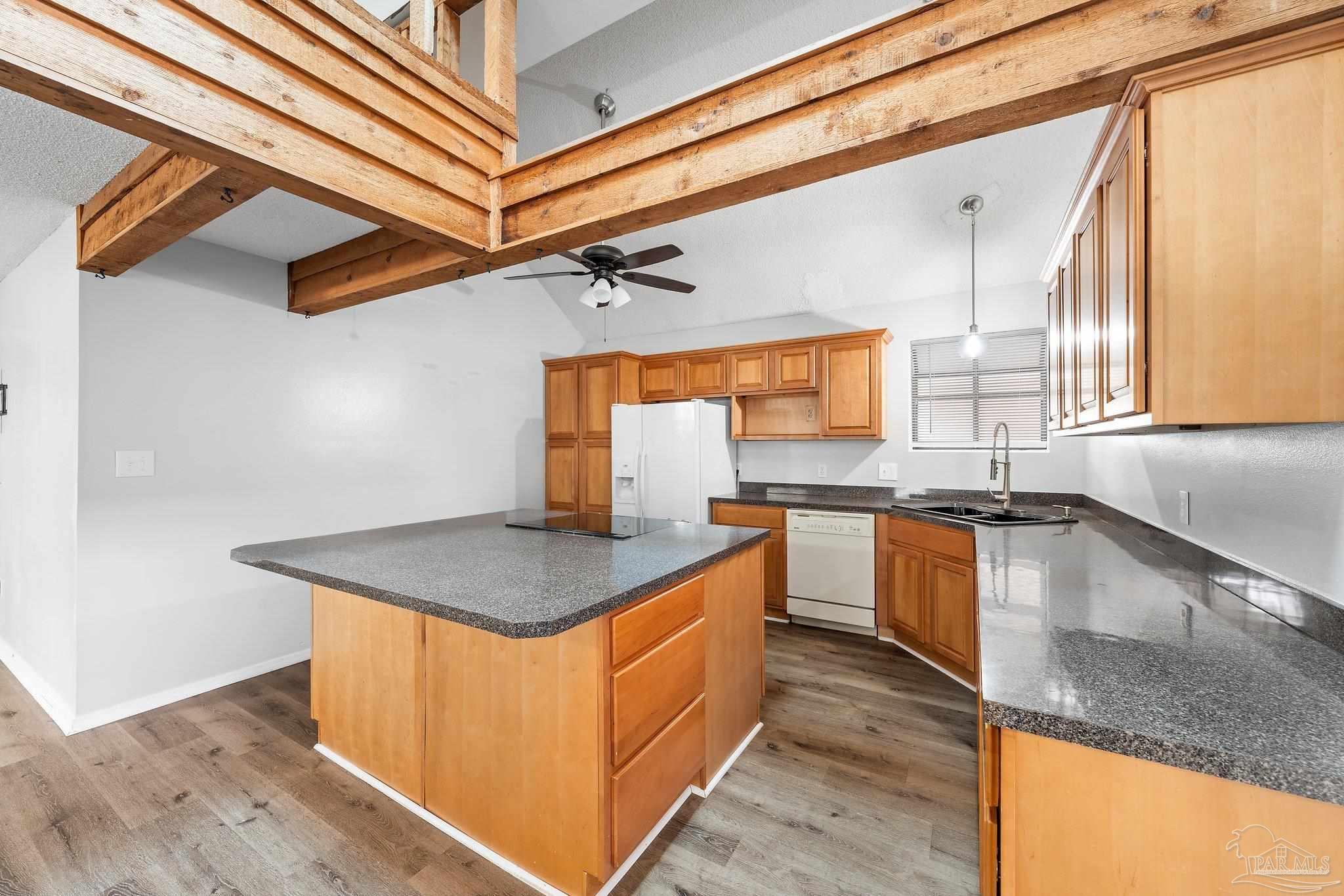 3140 Oakview Dr