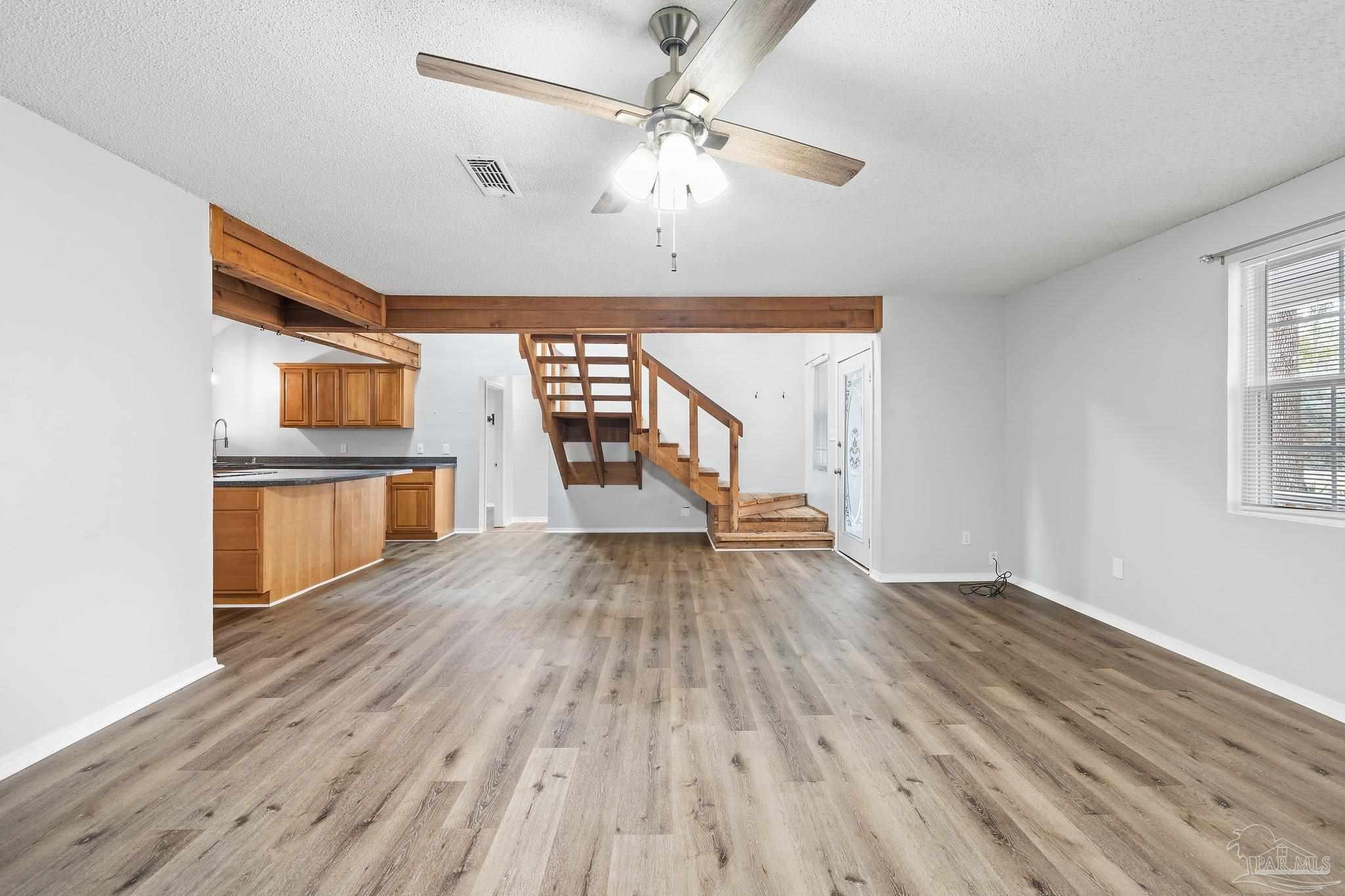3140 Oakview Dr