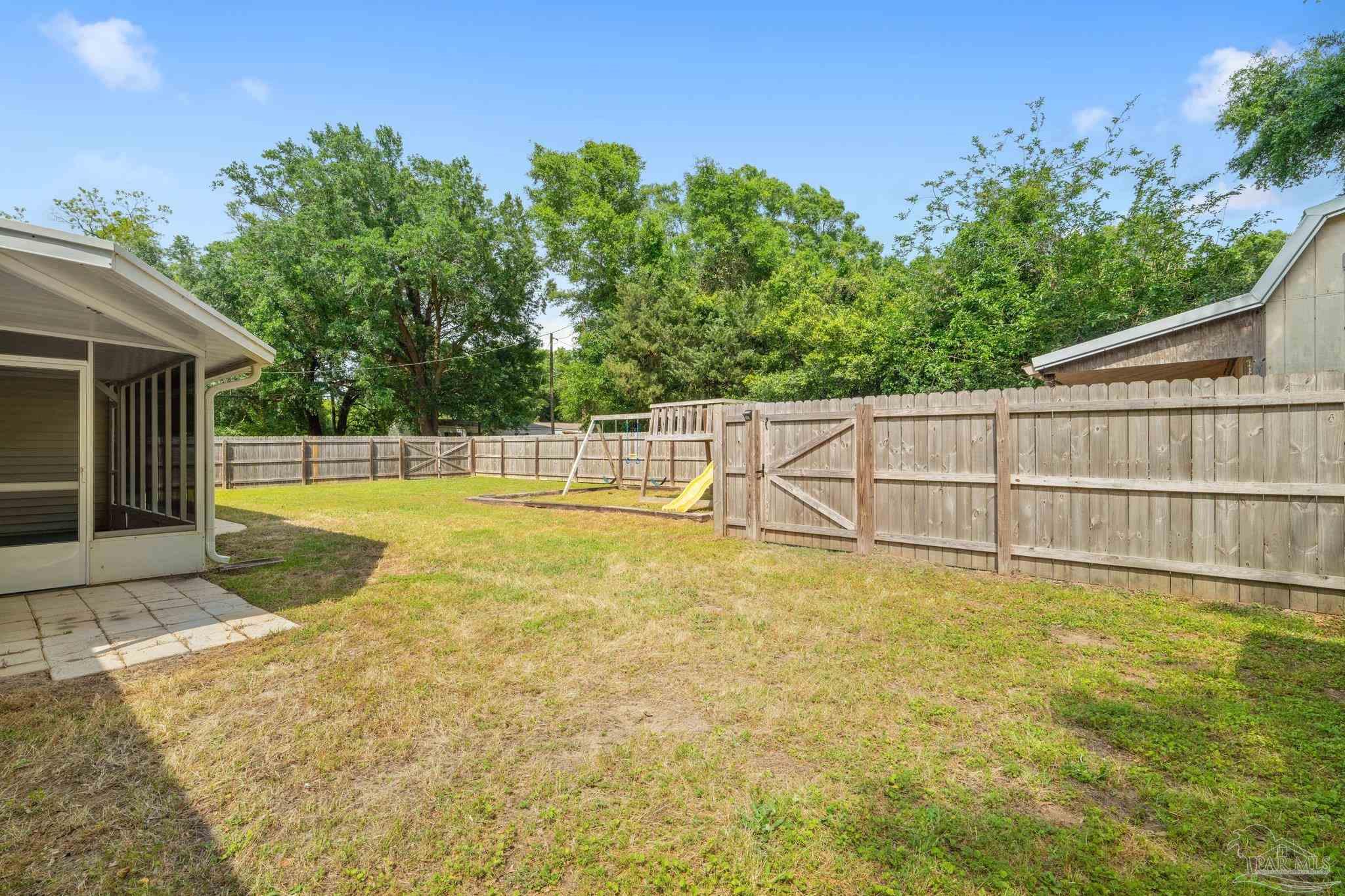 4846 Lynn Dr