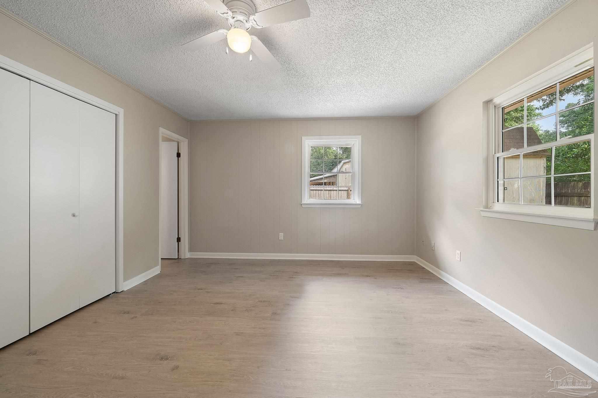 4846 Lynn Dr