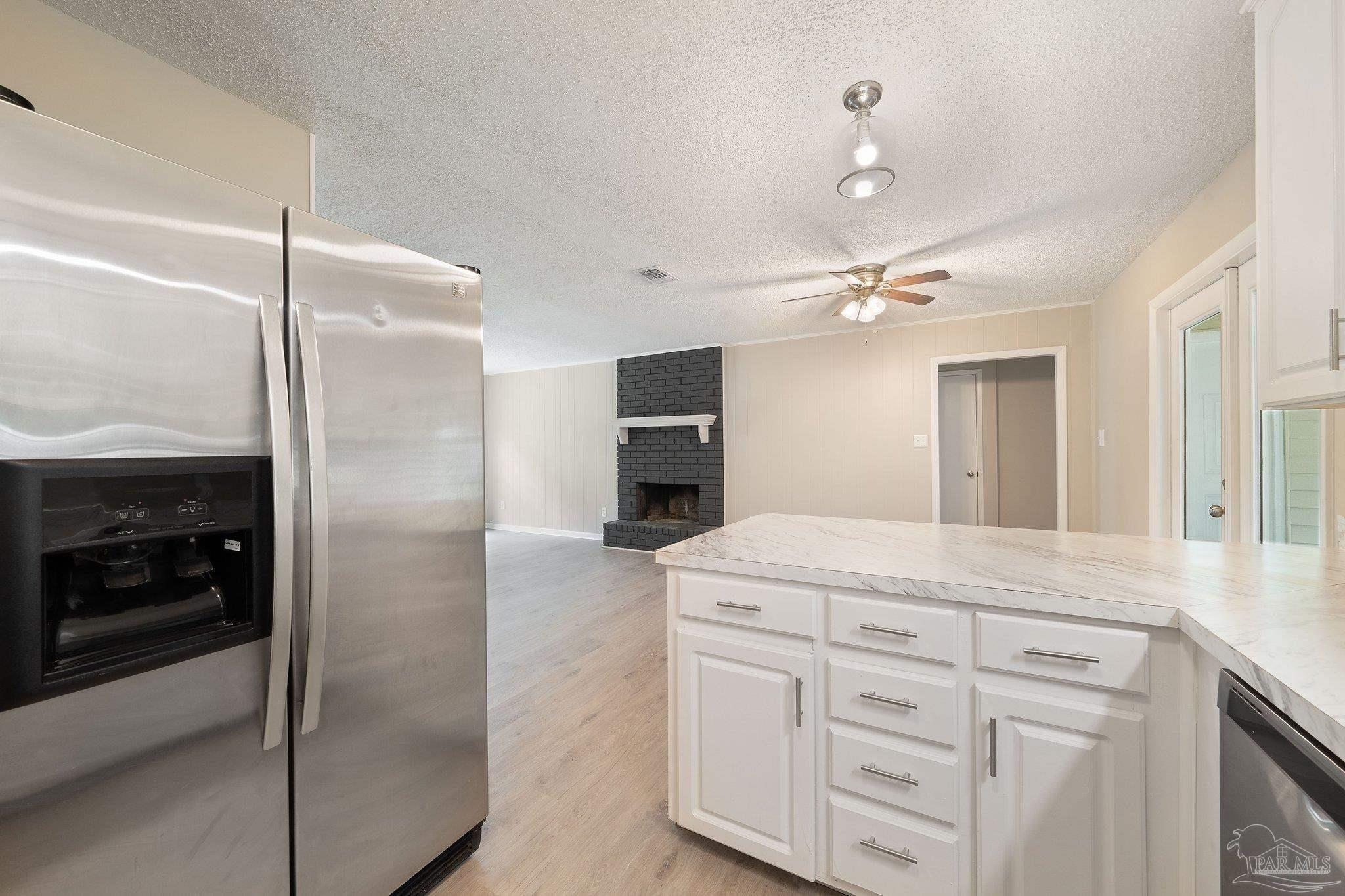 4846 Lynn Dr