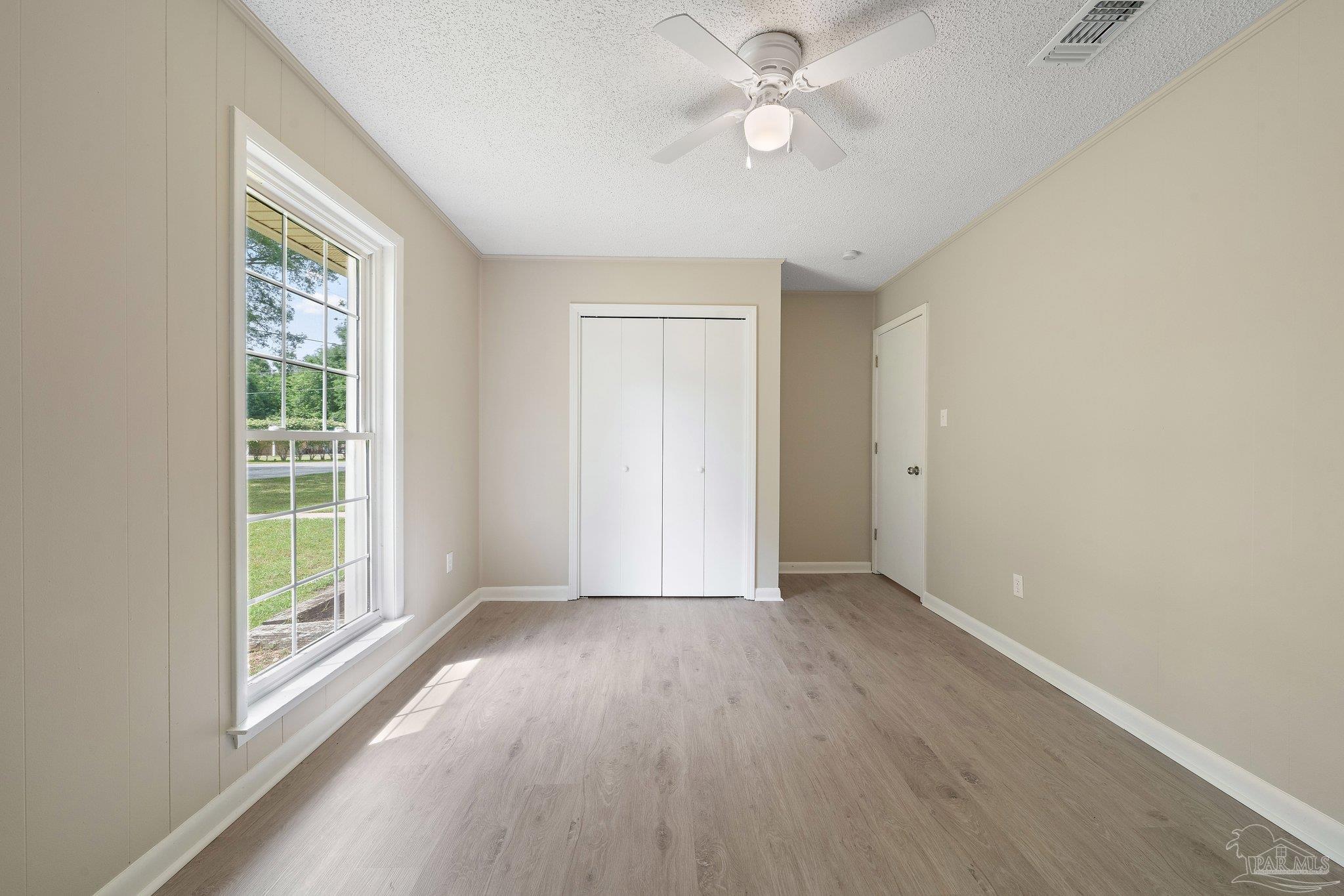 4846 Lynn Dr