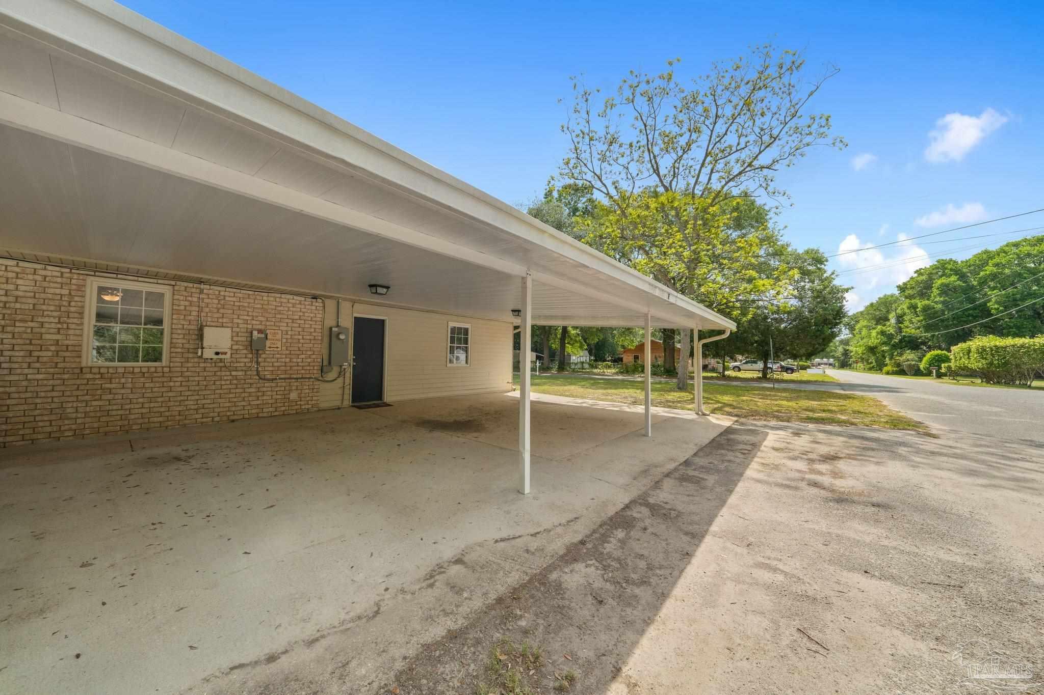 4846 Lynn Dr