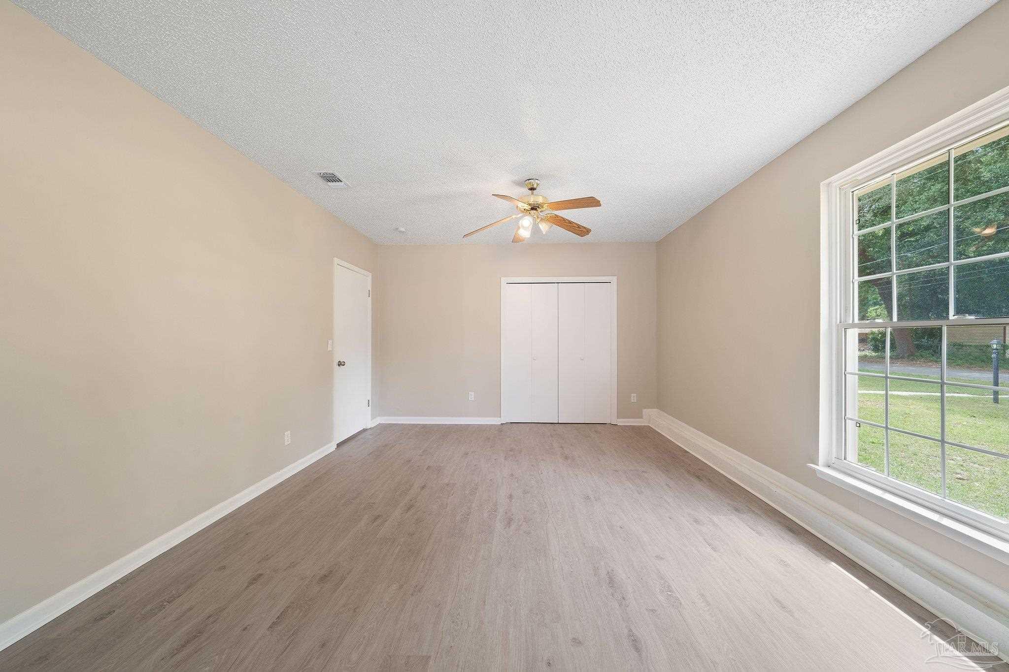 4846 Lynn Dr