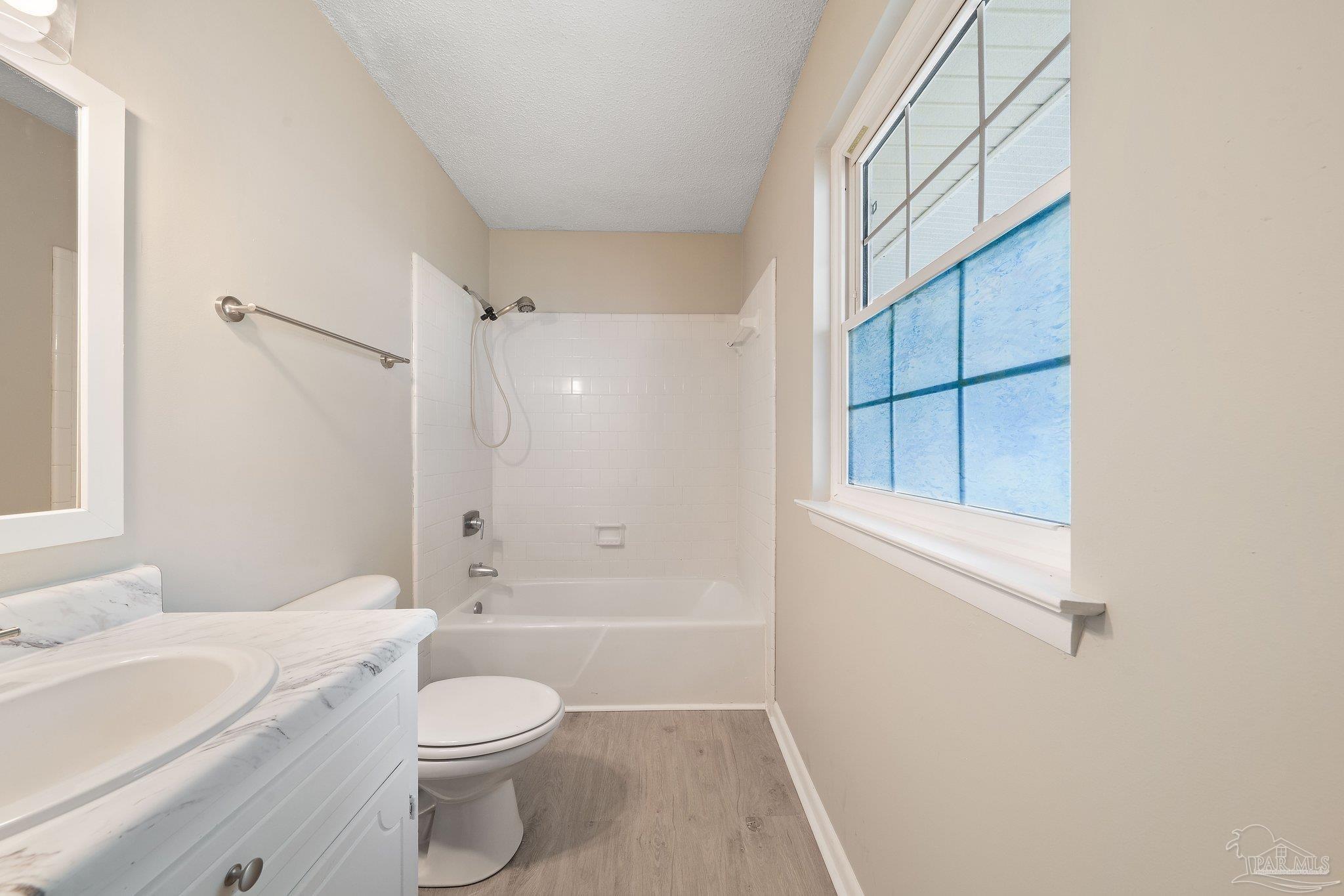 4846 Lynn Dr