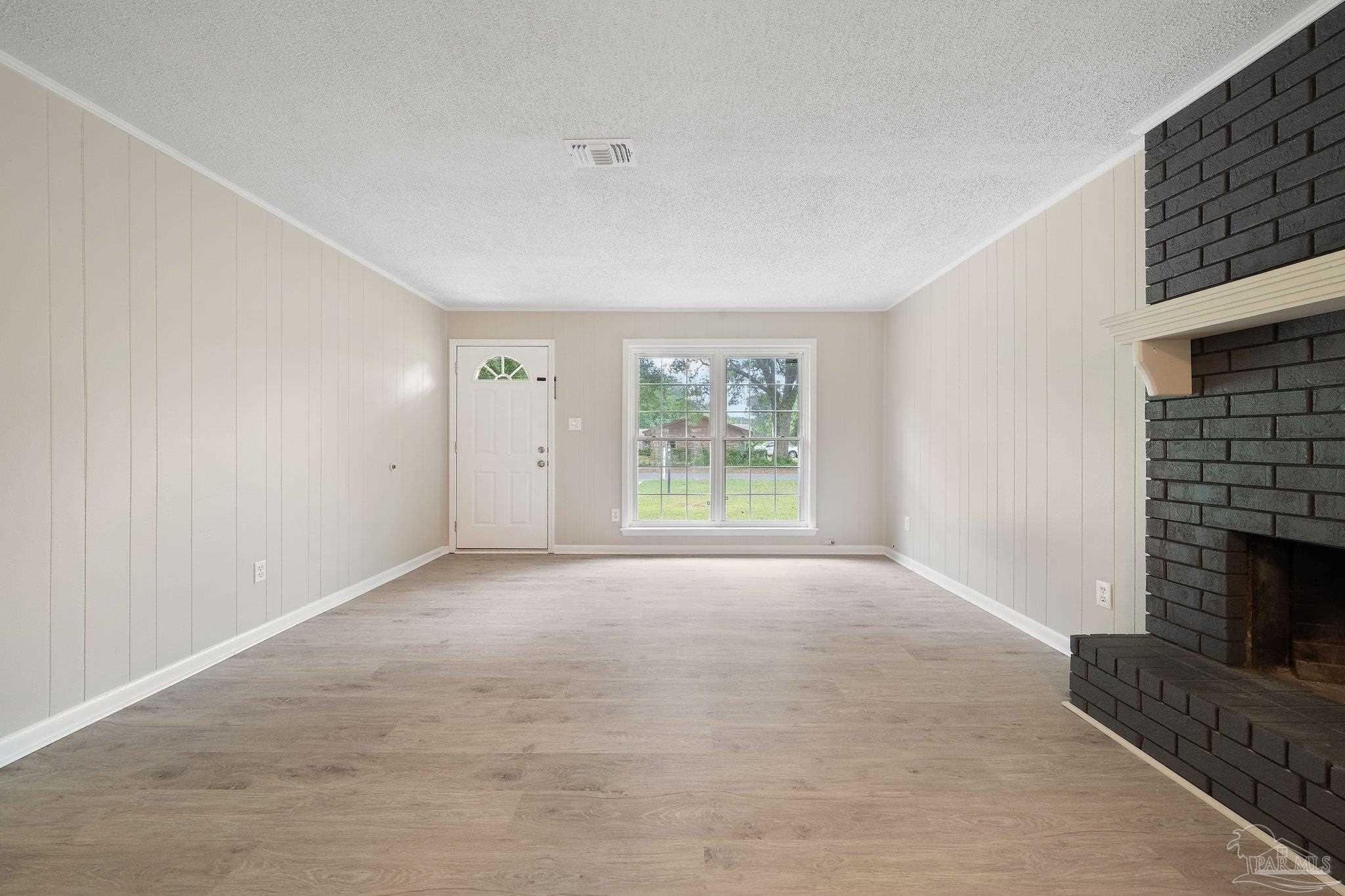 4846 Lynn Dr