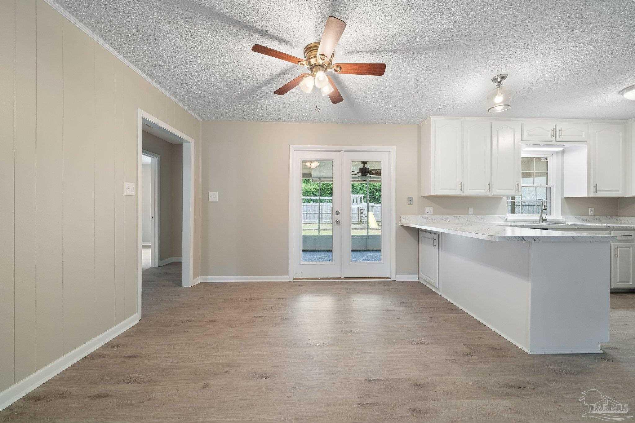 4846 Lynn Dr