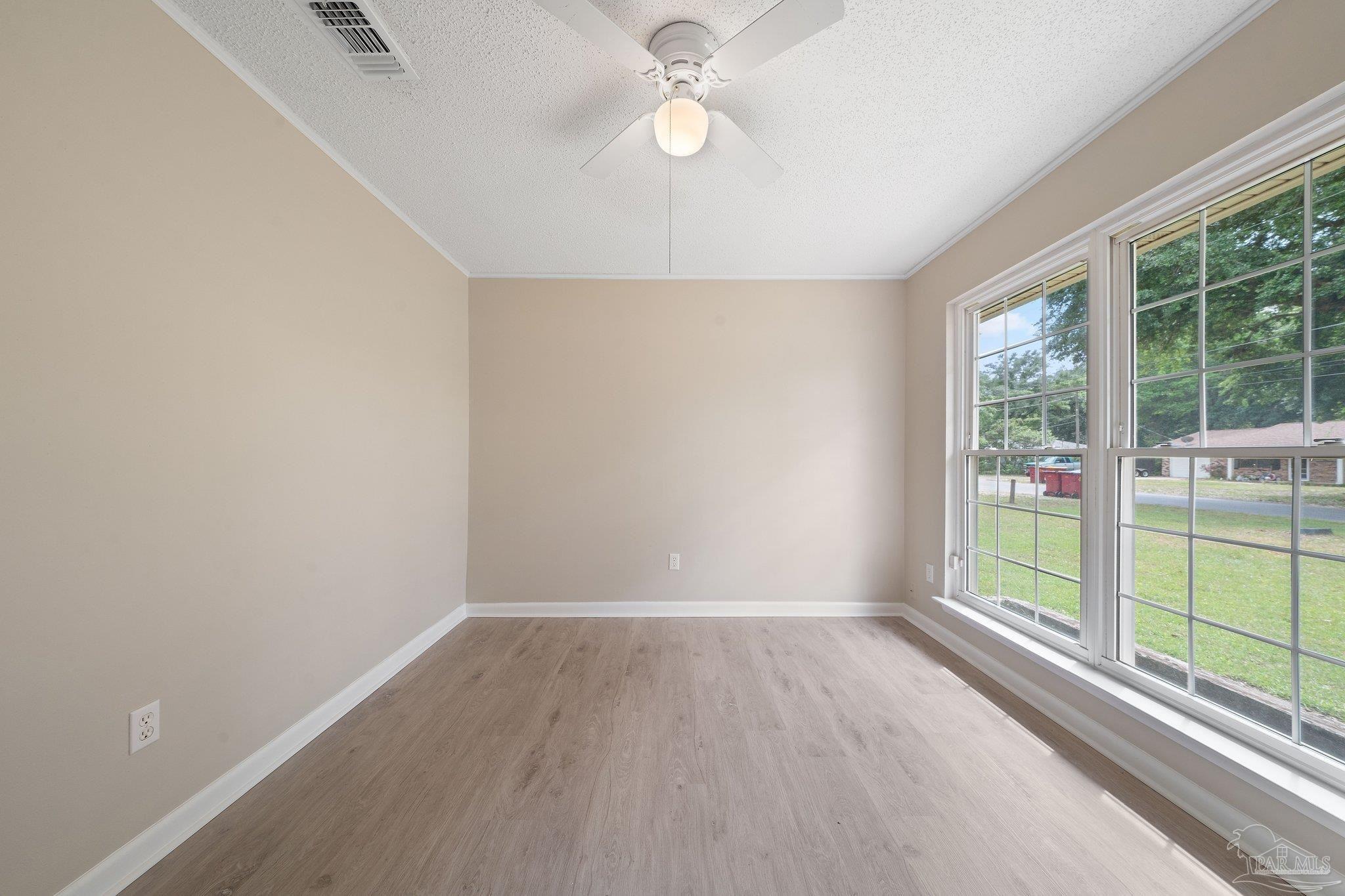 4846 Lynn Dr