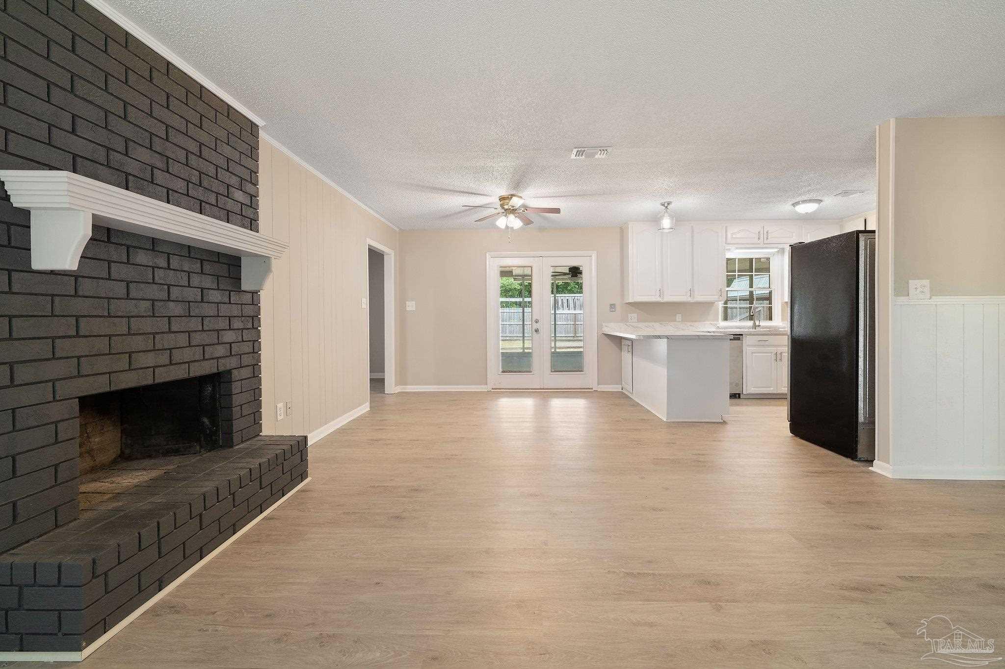 4846 Lynn Dr