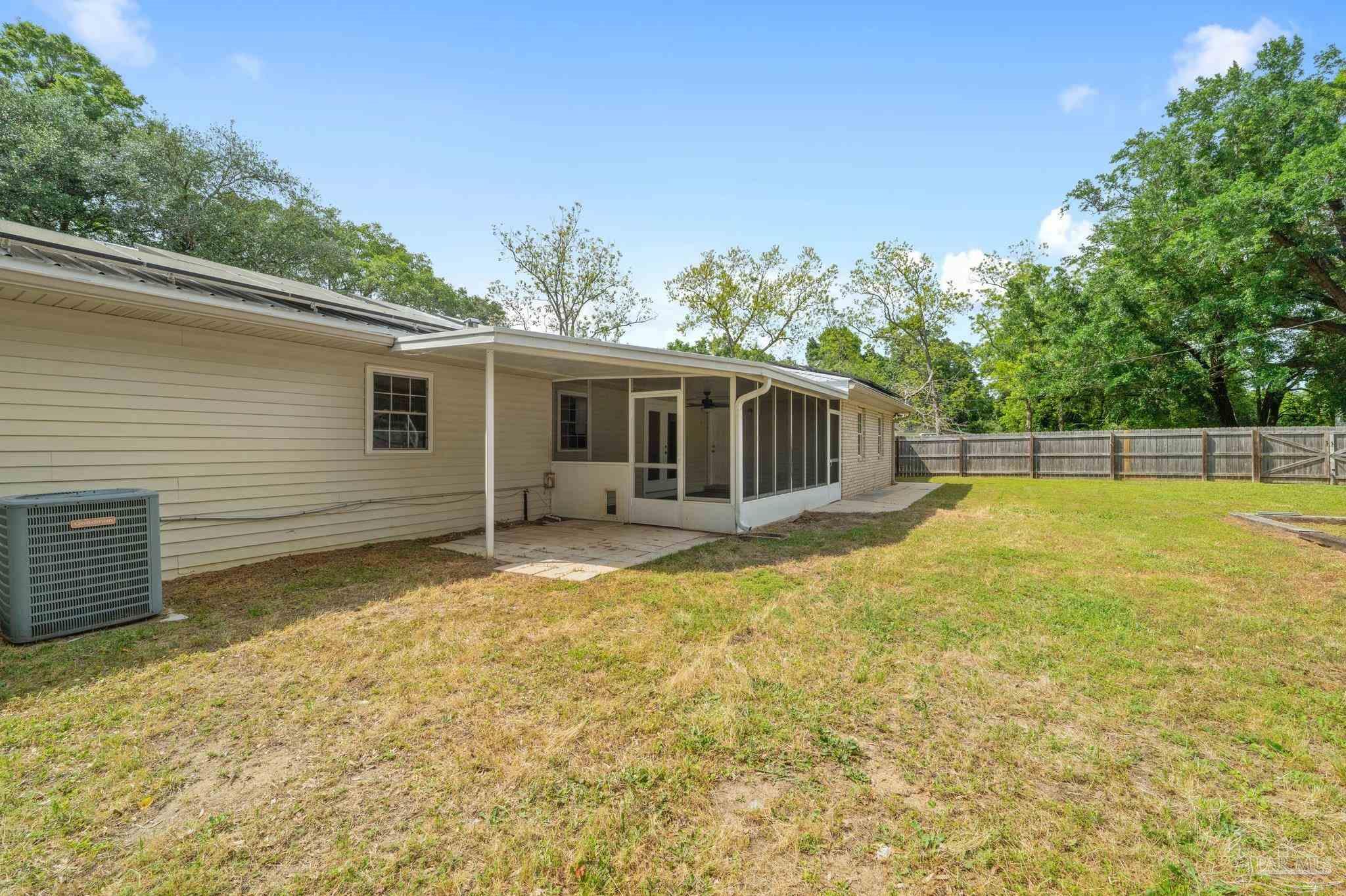 4846 Lynn Dr