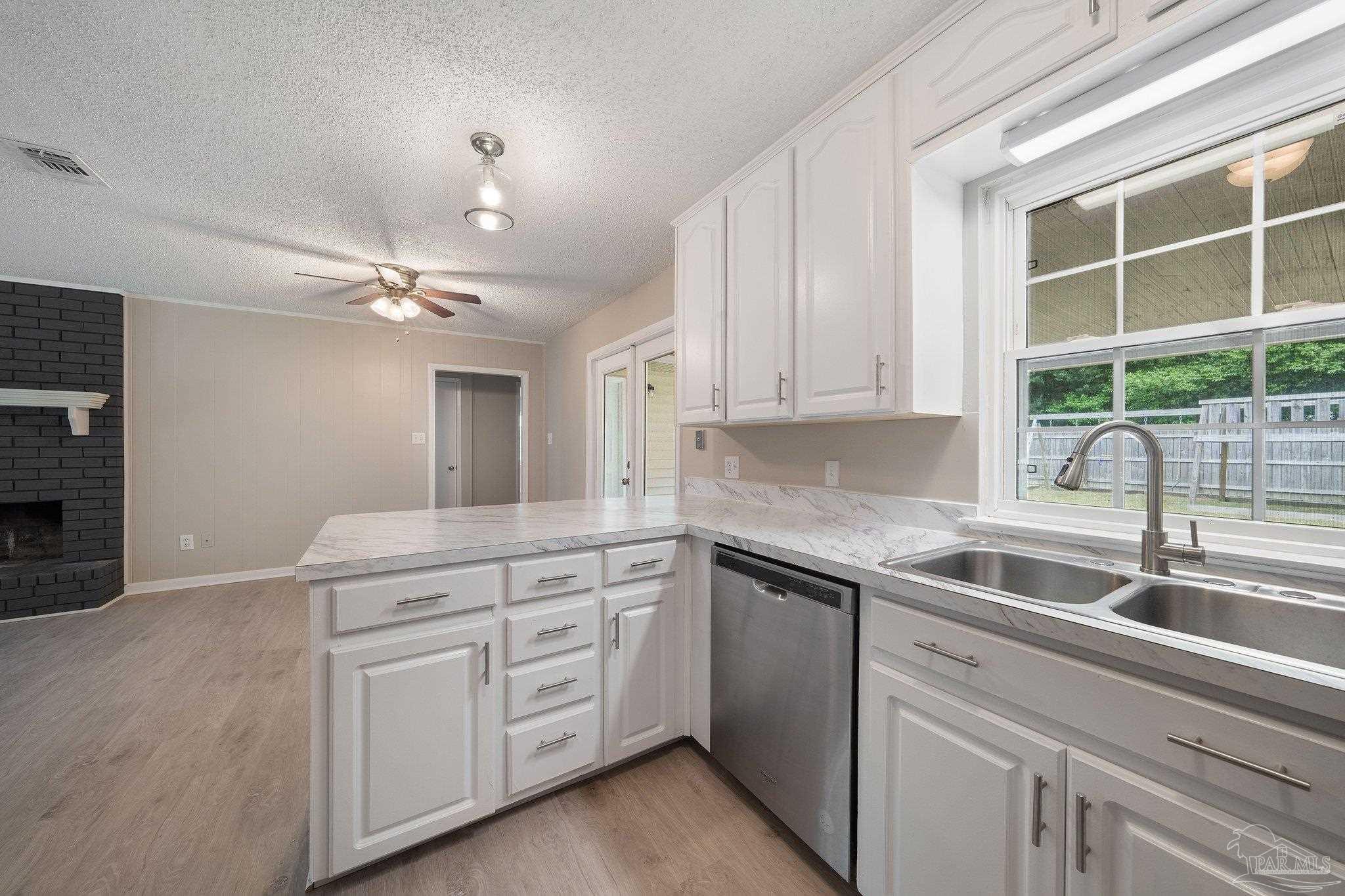 4846 Lynn Dr