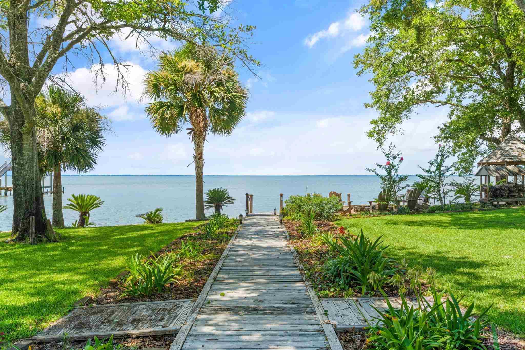 4952 Hickory Shores Blvd
