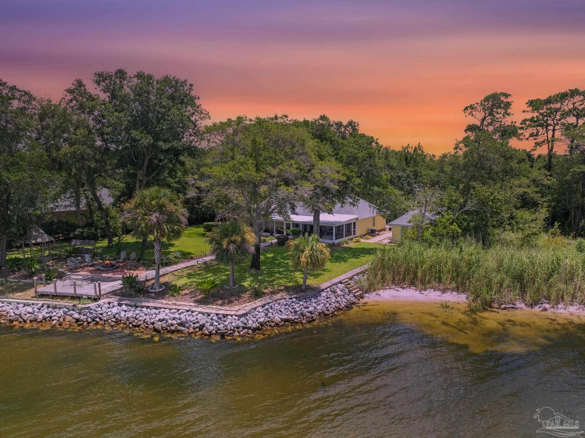 4952 Hickory Shores Blvd