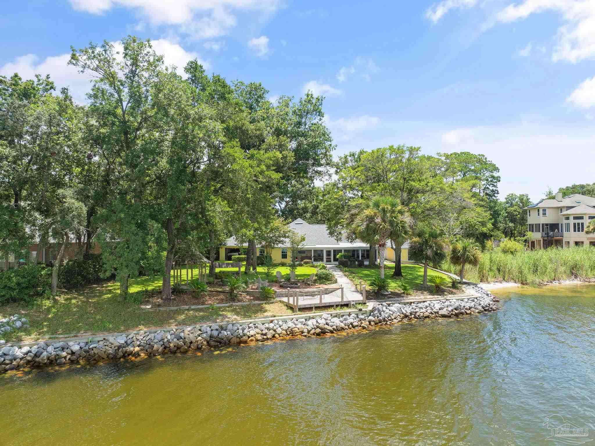 4952 Hickory Shores Blvd