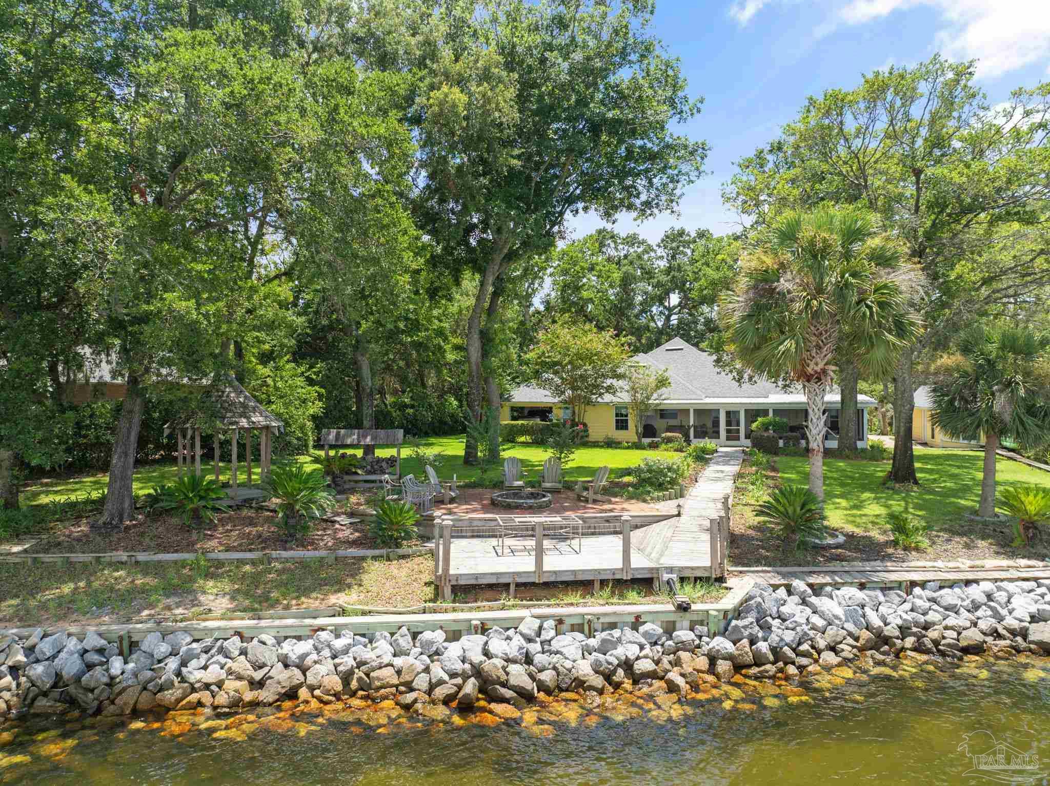 4952 Hickory Shores Blvd