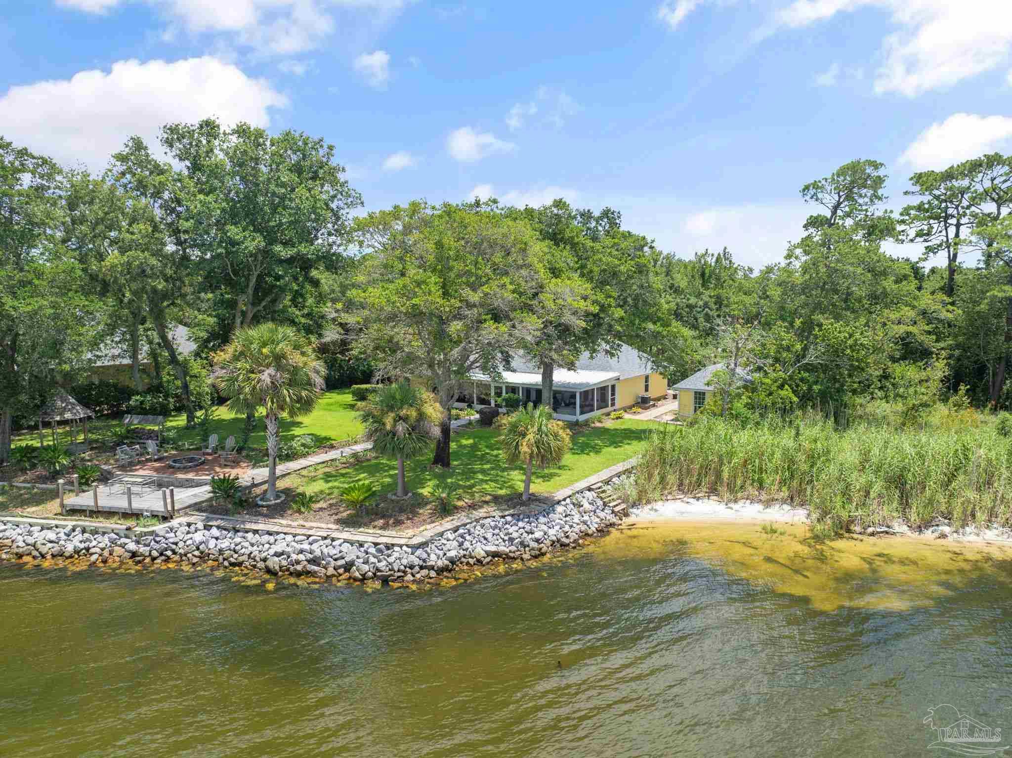 4952 Hickory Shores Blvd