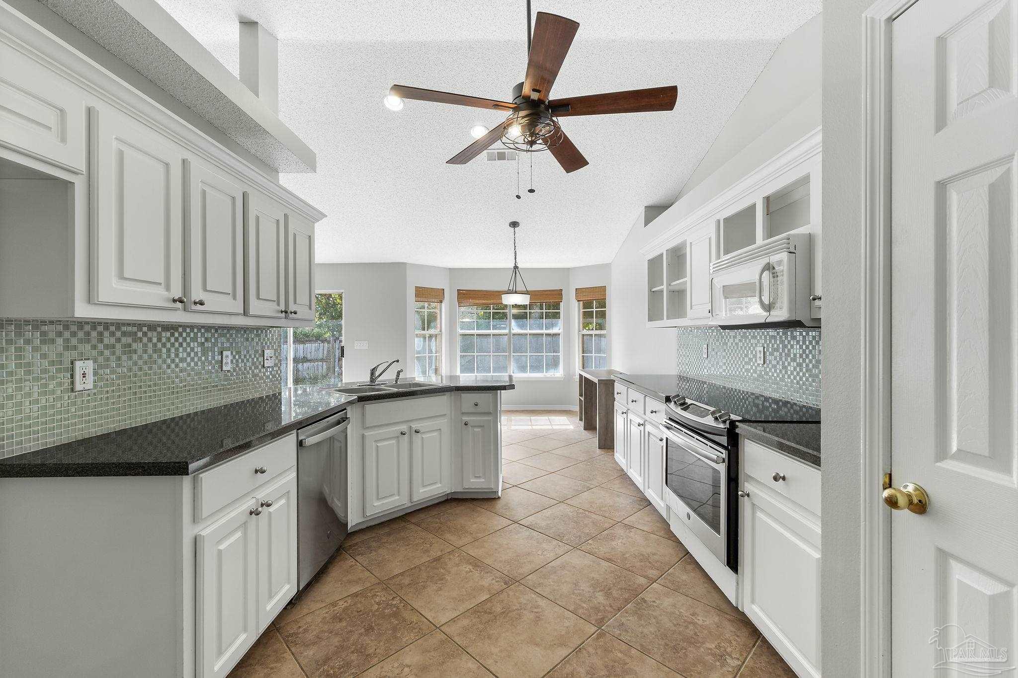 3325 Joanna Dr