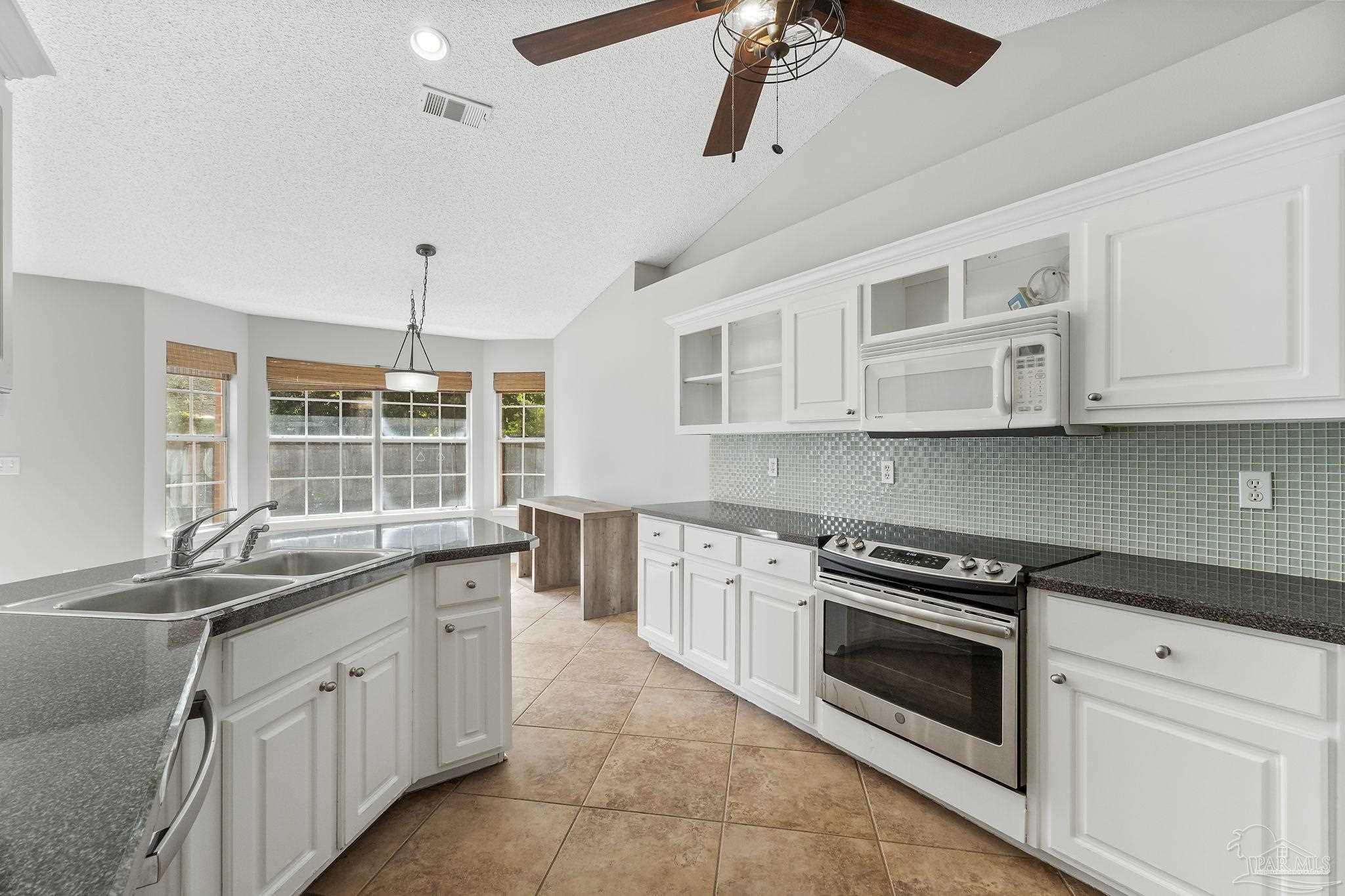 3325 Joanna Dr