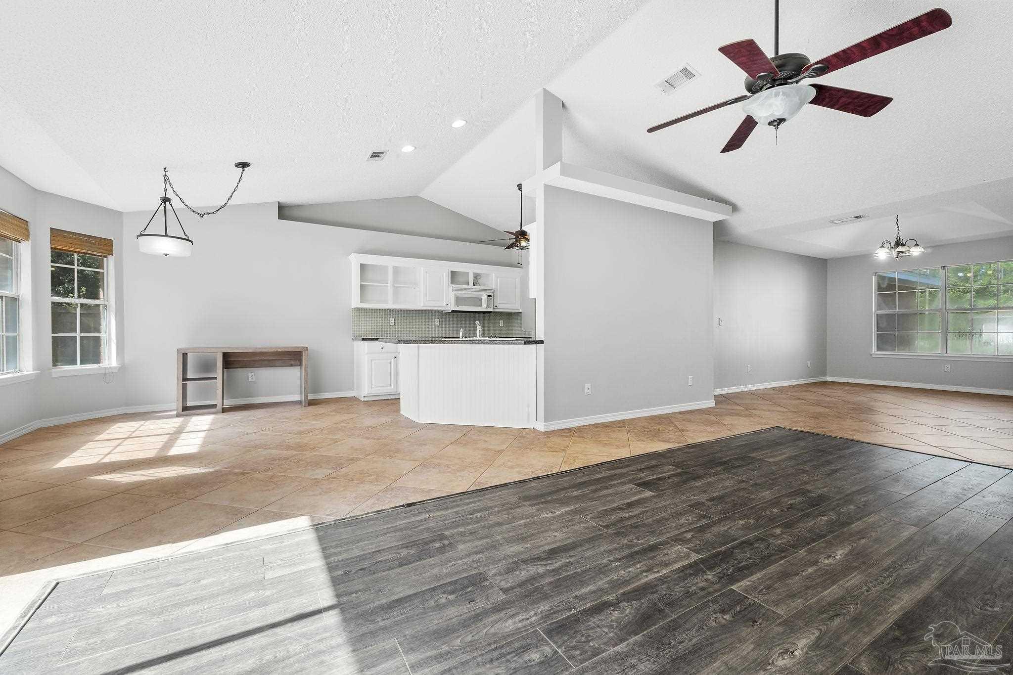 3325 Joanna Dr