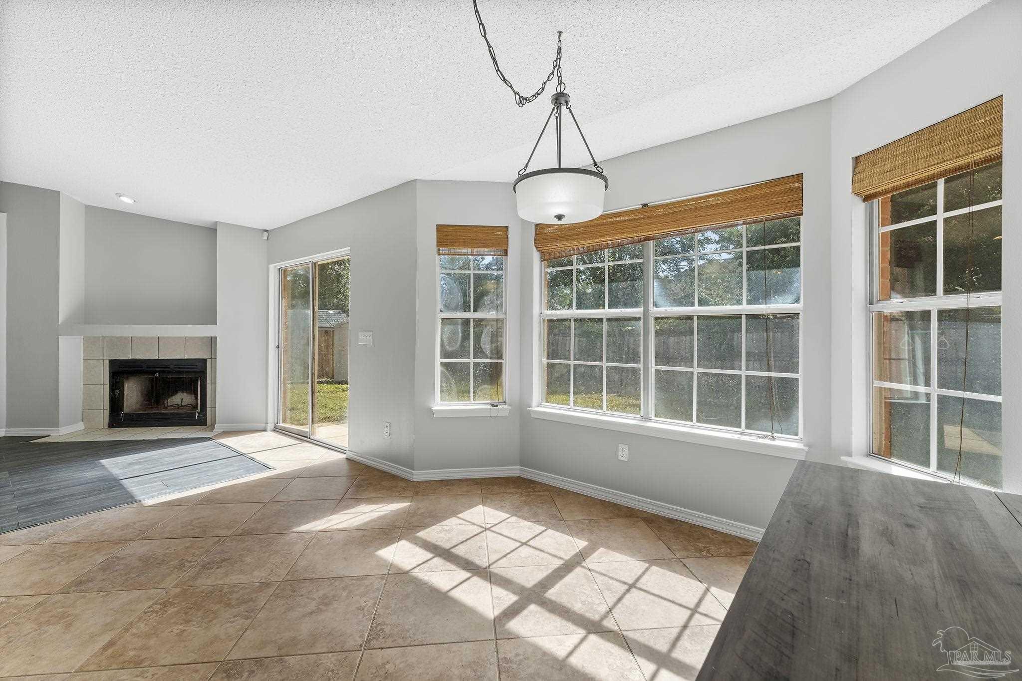 3325 Joanna Dr