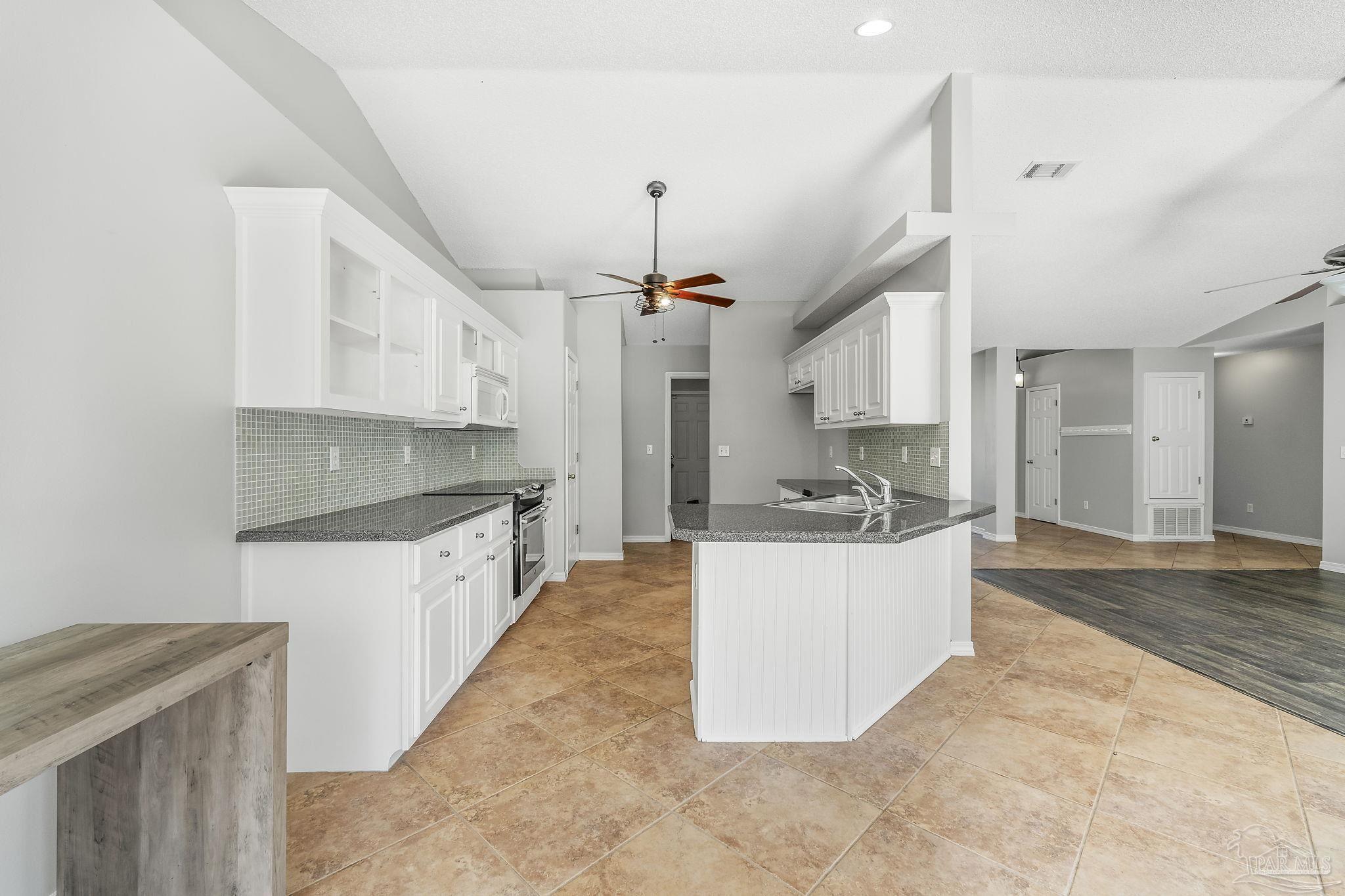 3325 Joanna Dr