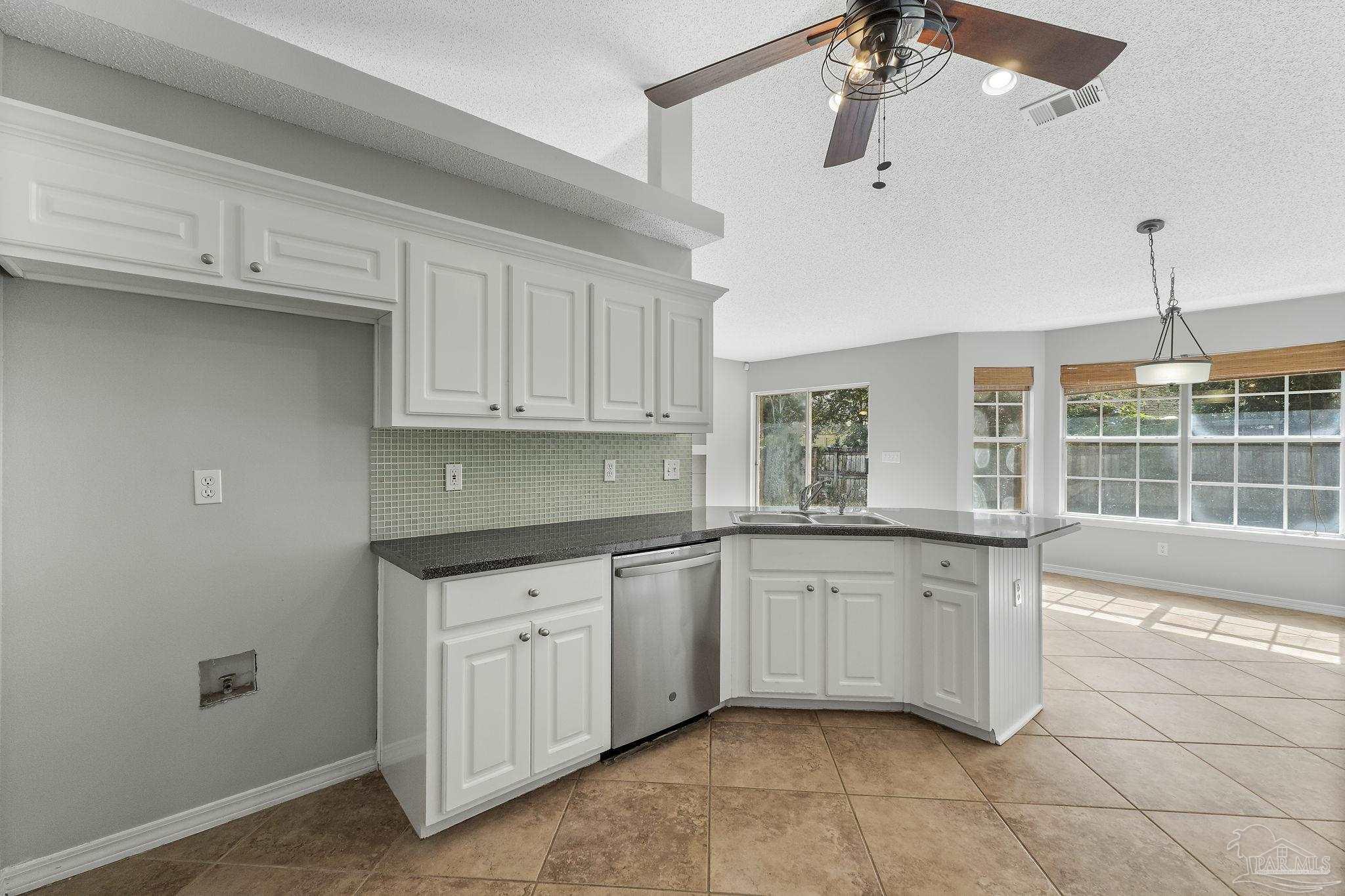 3325 Joanna Dr