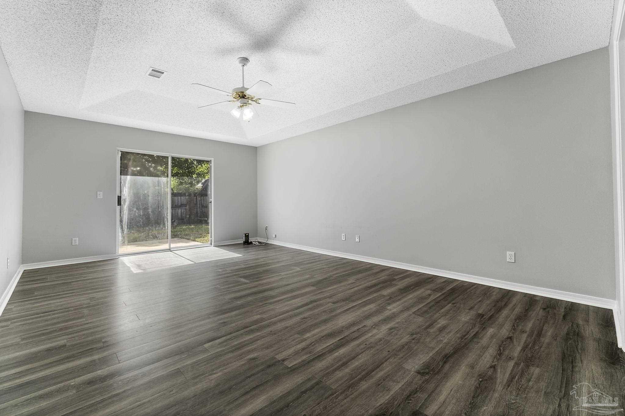 3325 Joanna Dr